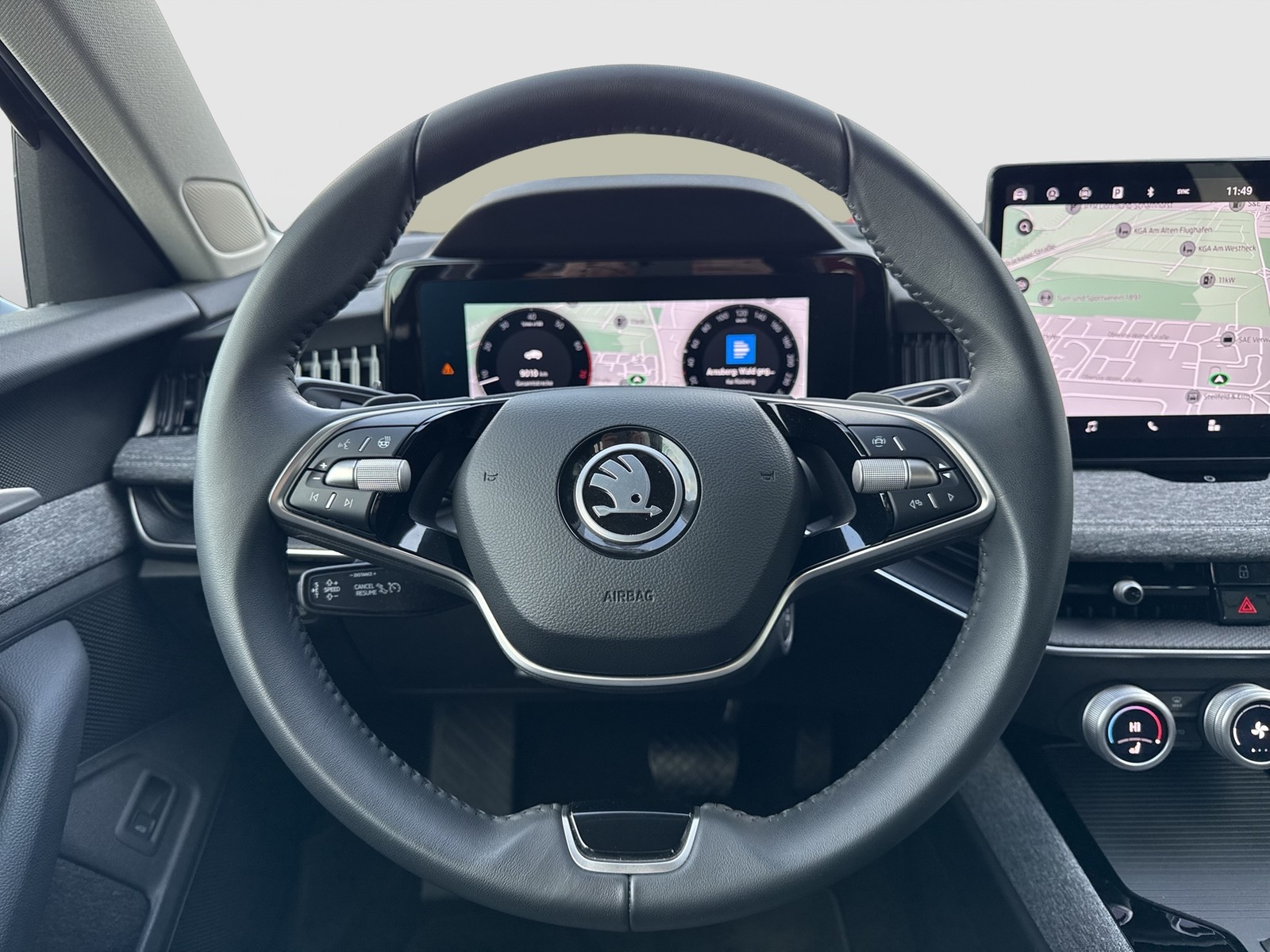 Skoda Superb Combi 1.5 eTSI SELECTION AHK CAM ACC NAVI