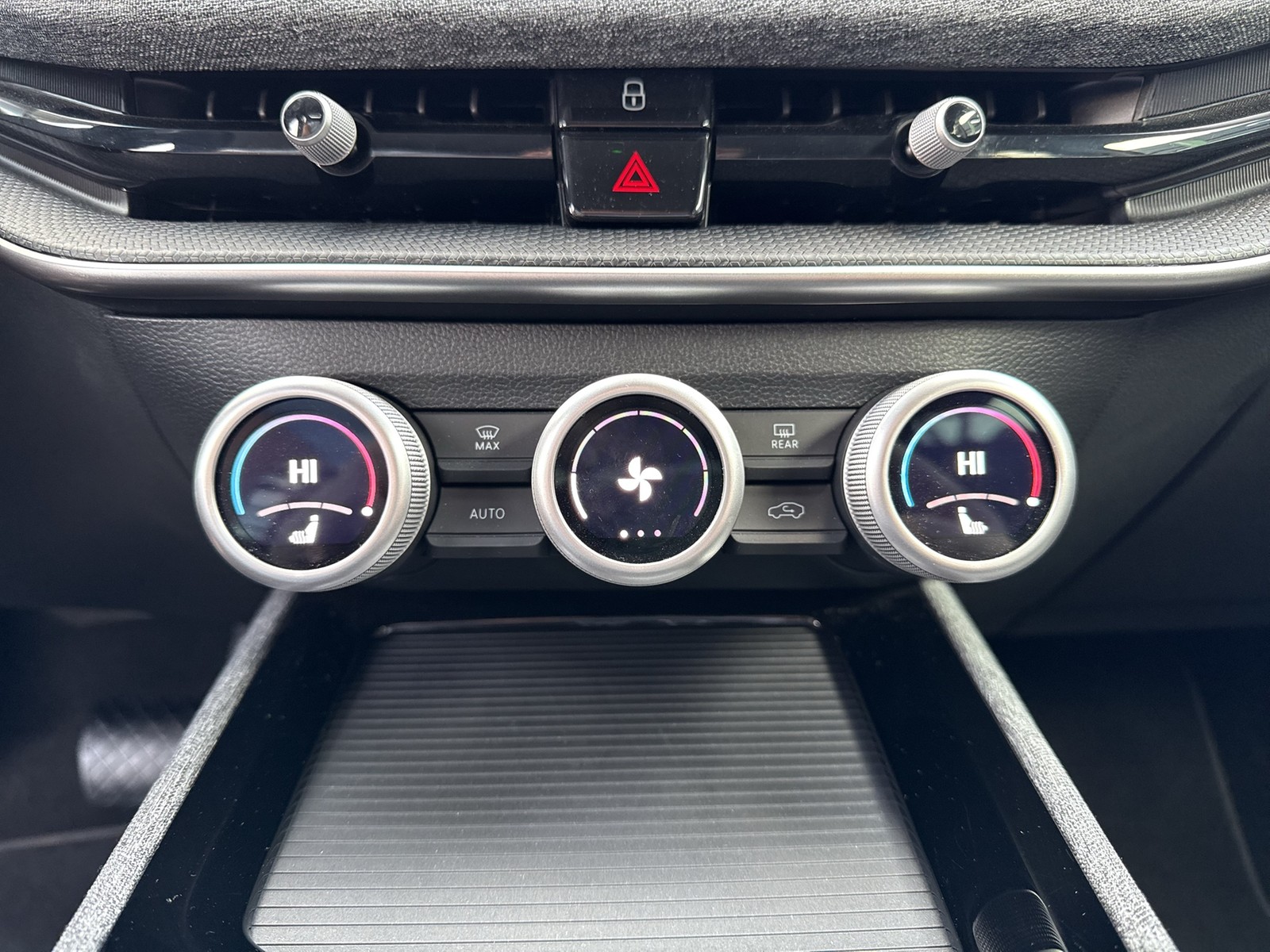 Skoda Superb Combi 1.5 eTSI SELECTION AHK CAM ACC NAVI