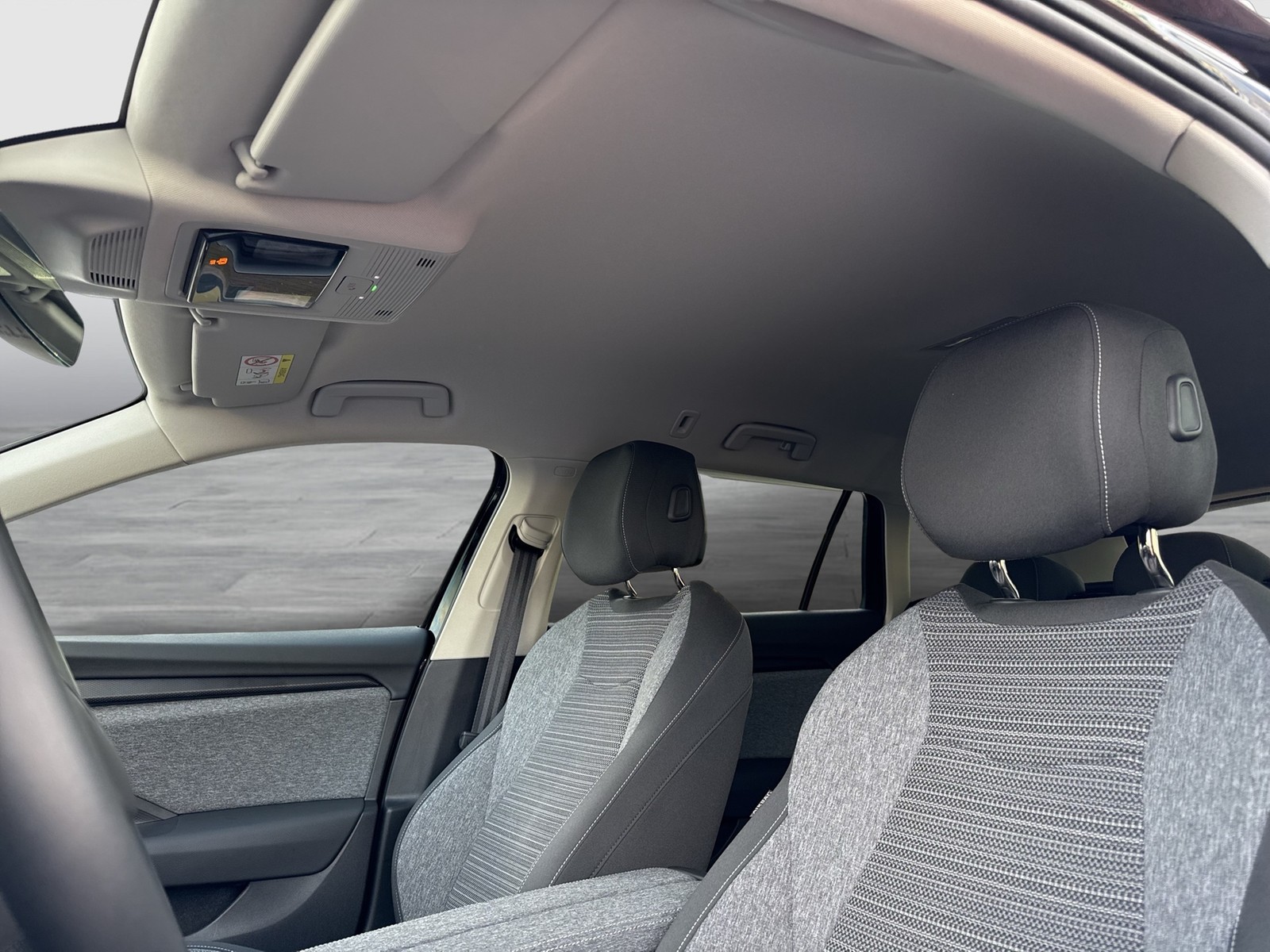 Skoda Superb Combi 1.5 eTSI SELECTION AHK CAM ACC NAVI