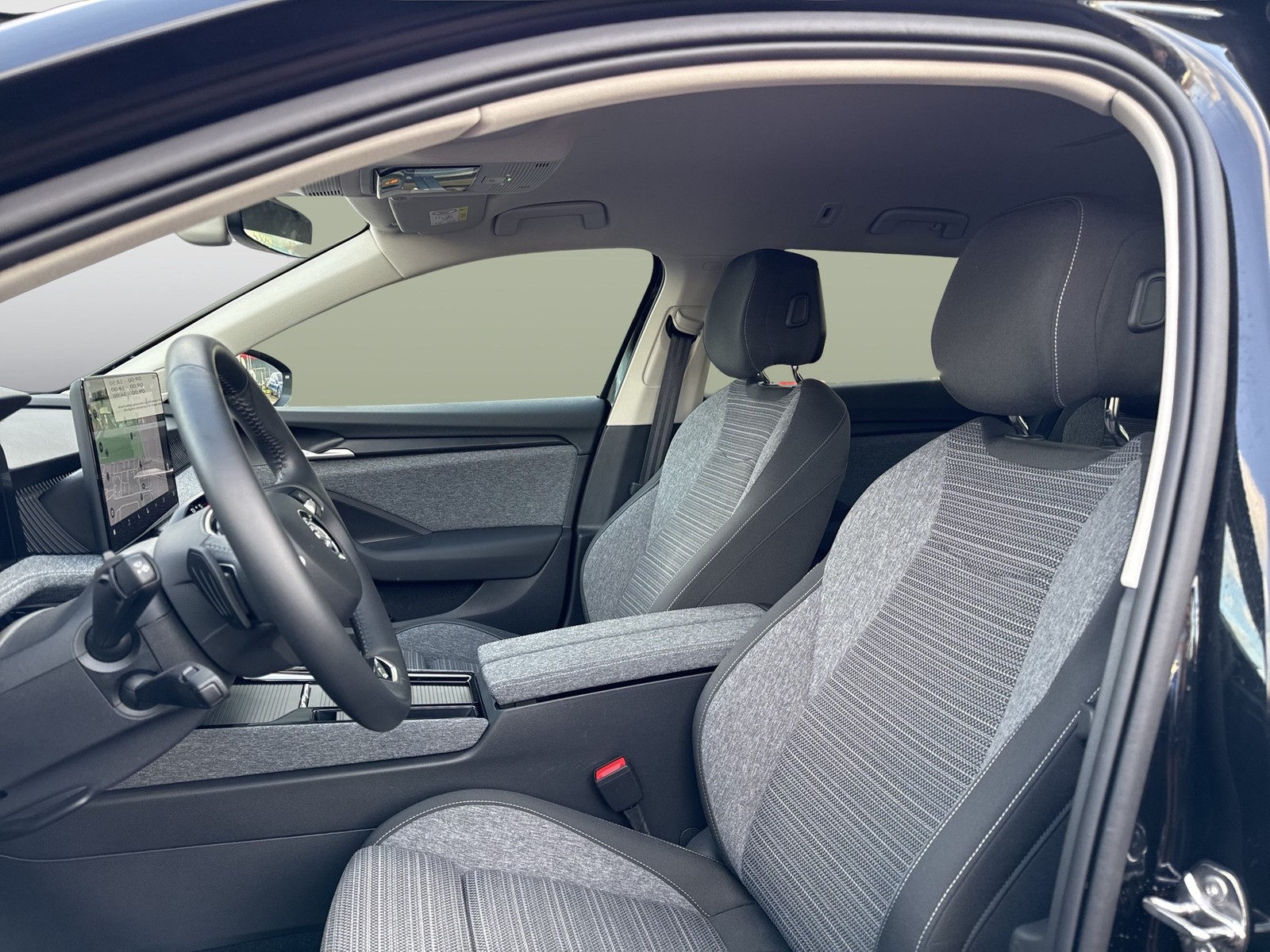 Skoda Superb Combi 1.5 eTSI SELECTION AHK CAM ACC NAVI