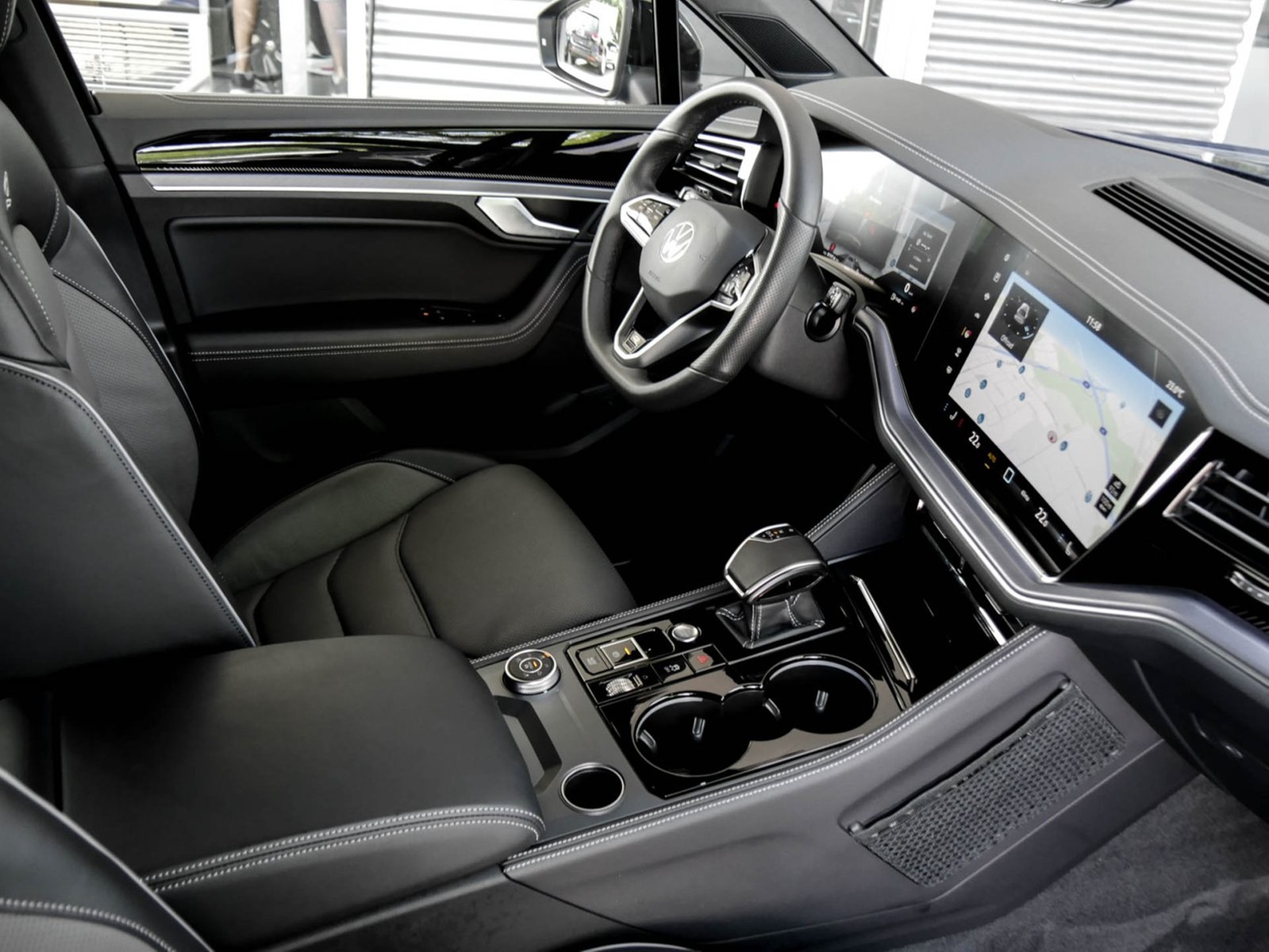 Volkswagen Touareg V6 TSI R-LINE NEUES MODELL STANDHZ. LM20
