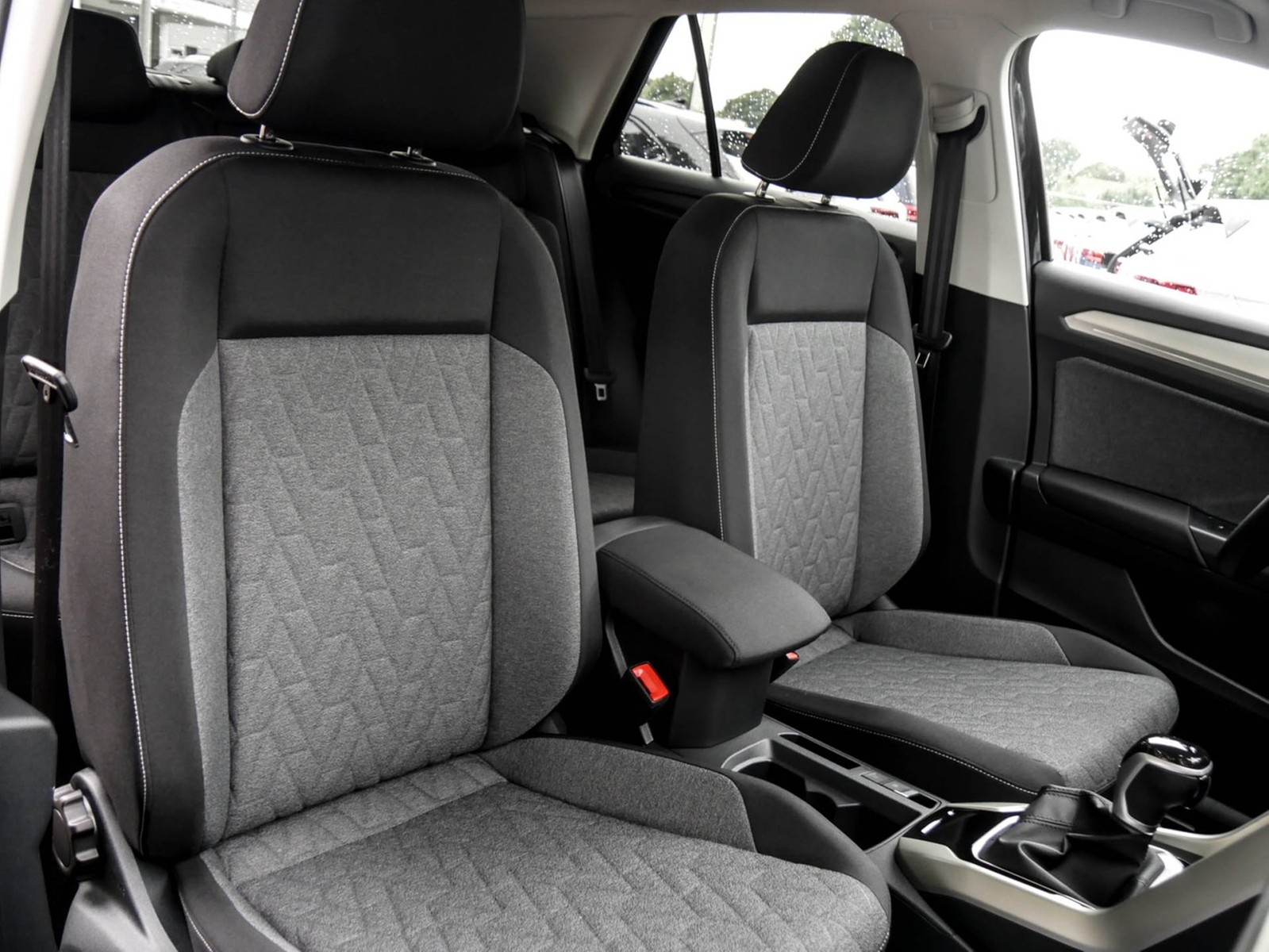 Volkswagen T-Roc 2.0 MOVE LM17 NAVI CARPLAY SITZHEIZUNG