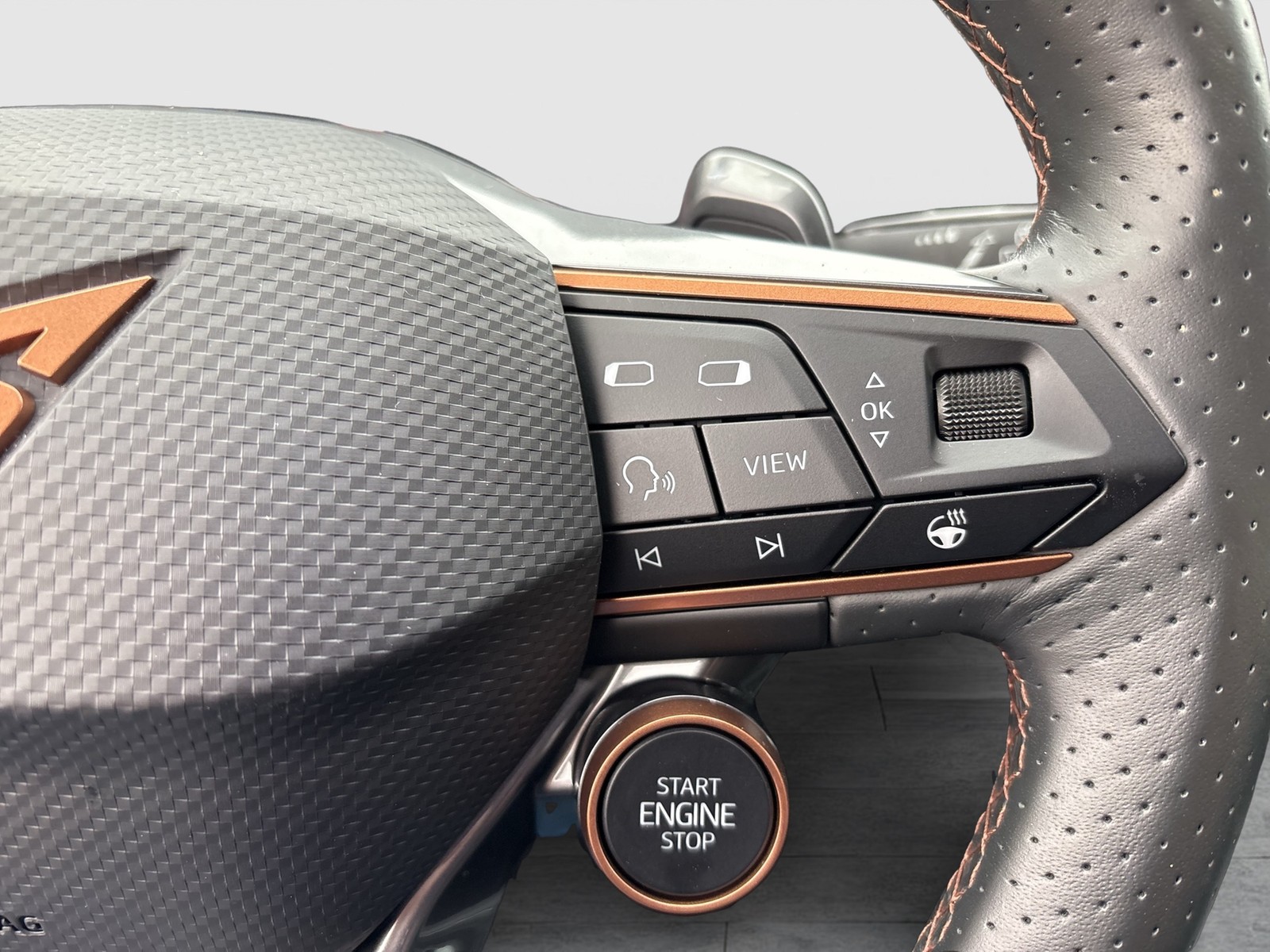 Cupra Formentor 1.4 HYBRID VZ LEDER 360°CAM ACC LM19