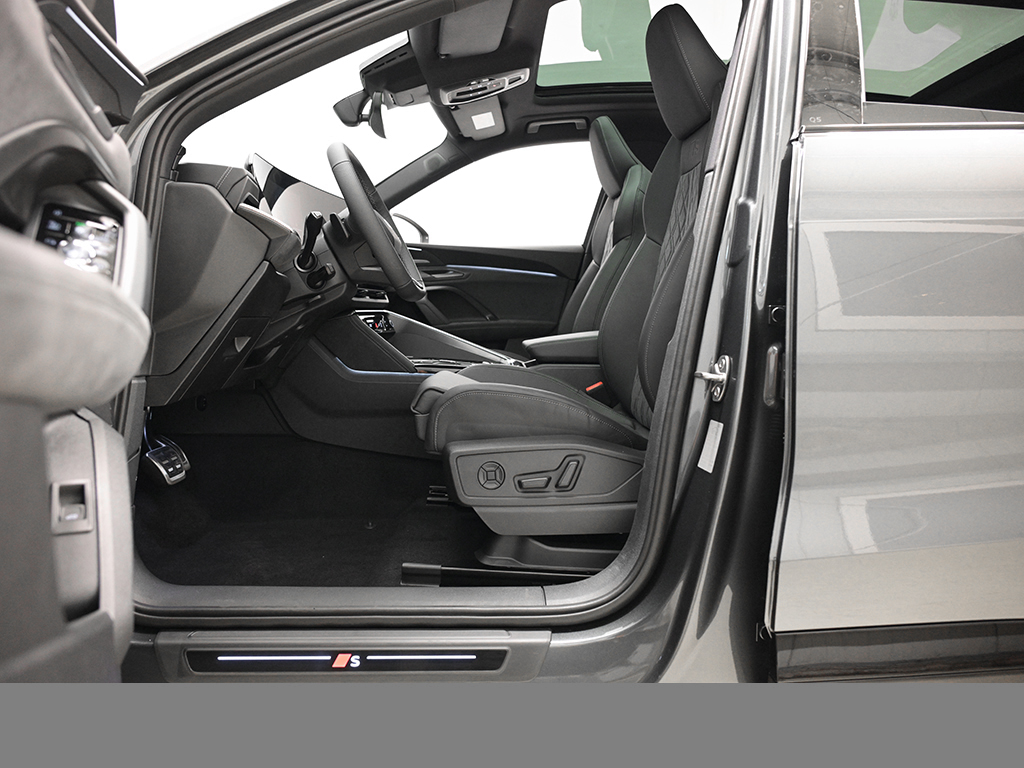 Audi Q5 SUV TDI quattro s tronic AHK TECH PRO LM21