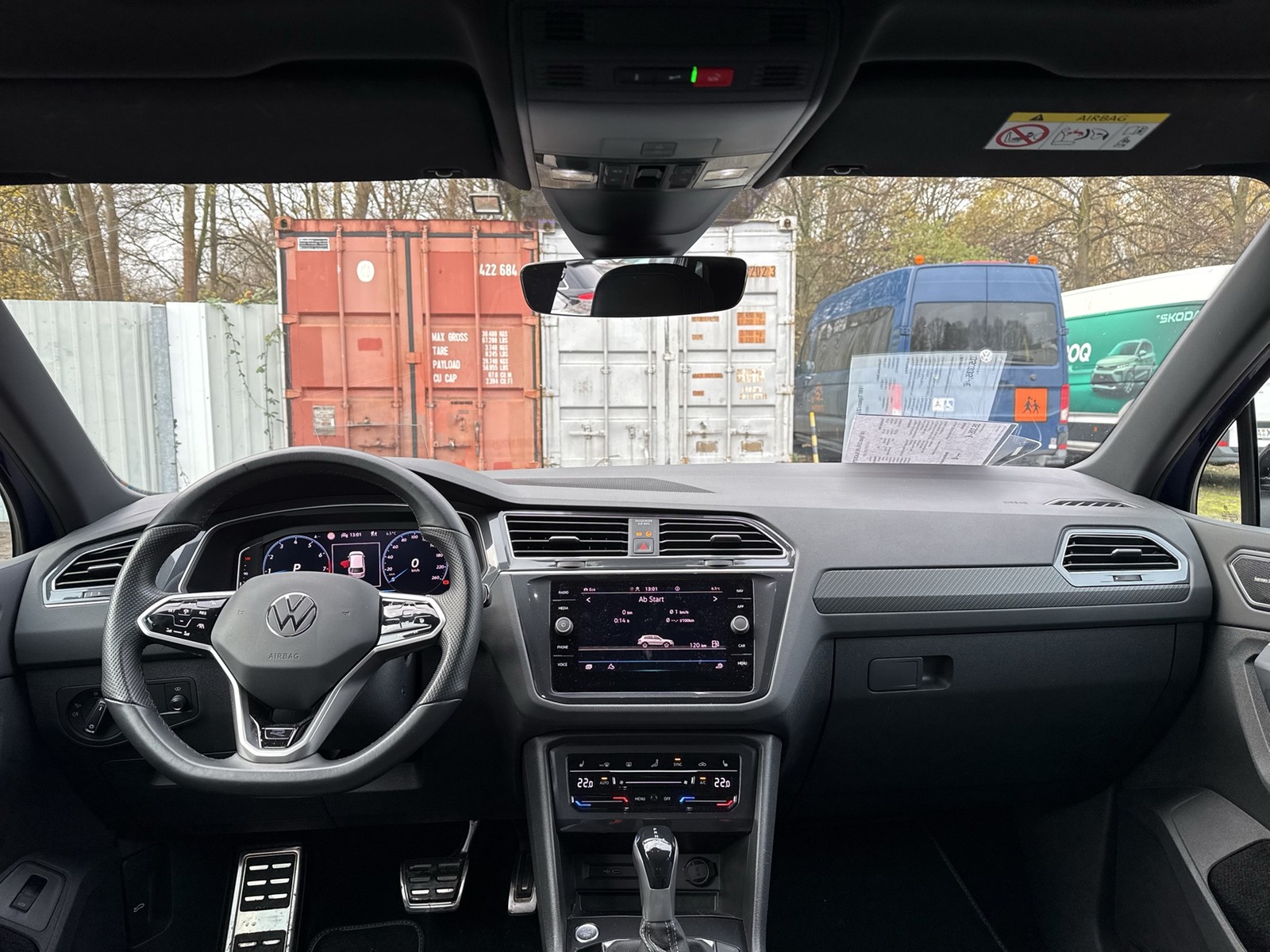 Volkswagen Tiguan 2.0 R-LINE BLACK STYLE 4X4 PANO AHK LM19