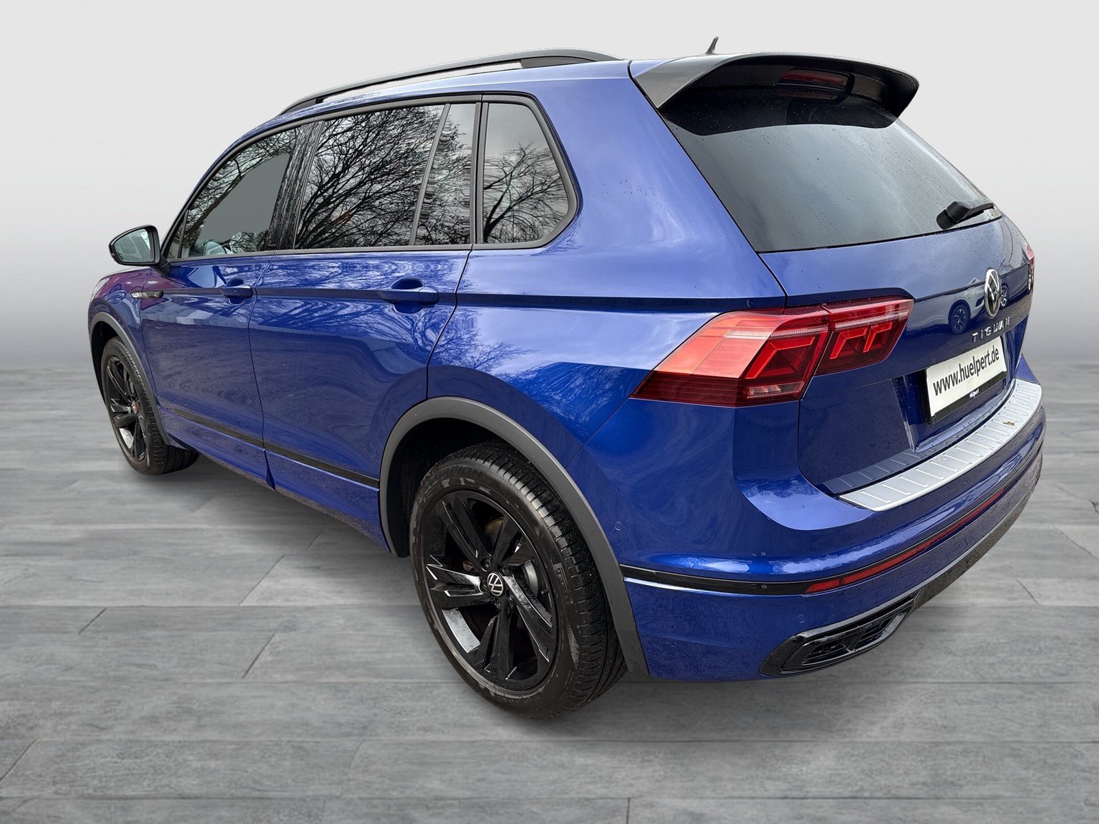 Volkswagen Tiguan 2.0 R-LINE BLACK STYLE 4X4 PANO AHK LM19