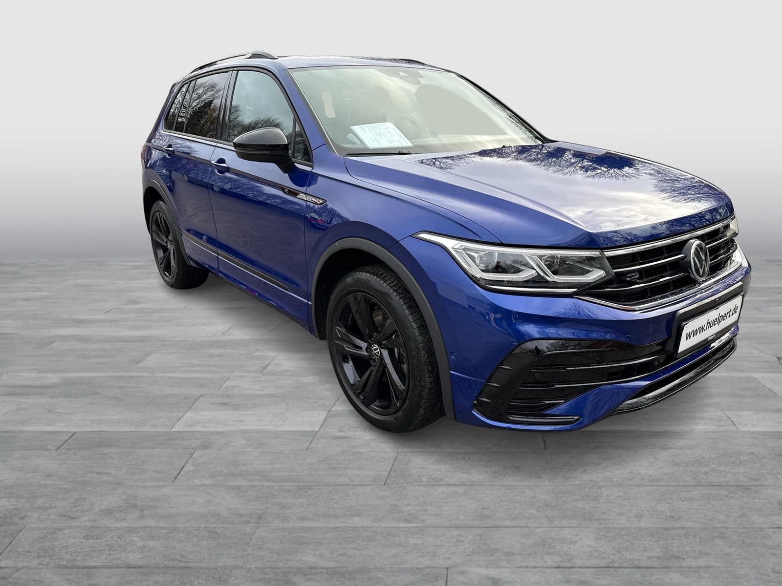Volkswagen Tiguan 2.0 R-LINE BLACK STYLE 4X4 PANO AHK LM19