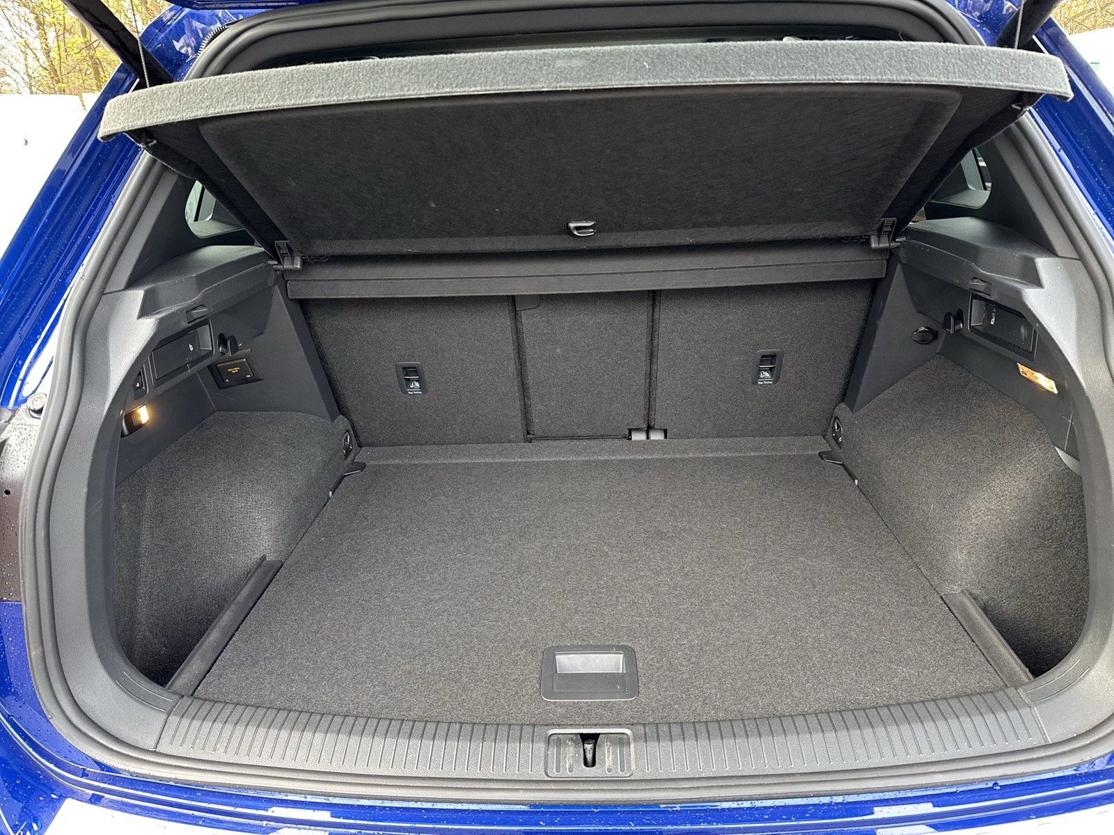 Volkswagen Tiguan 2.0 R-LINE BLACK STYLE 4X4 PANO AHK LM19