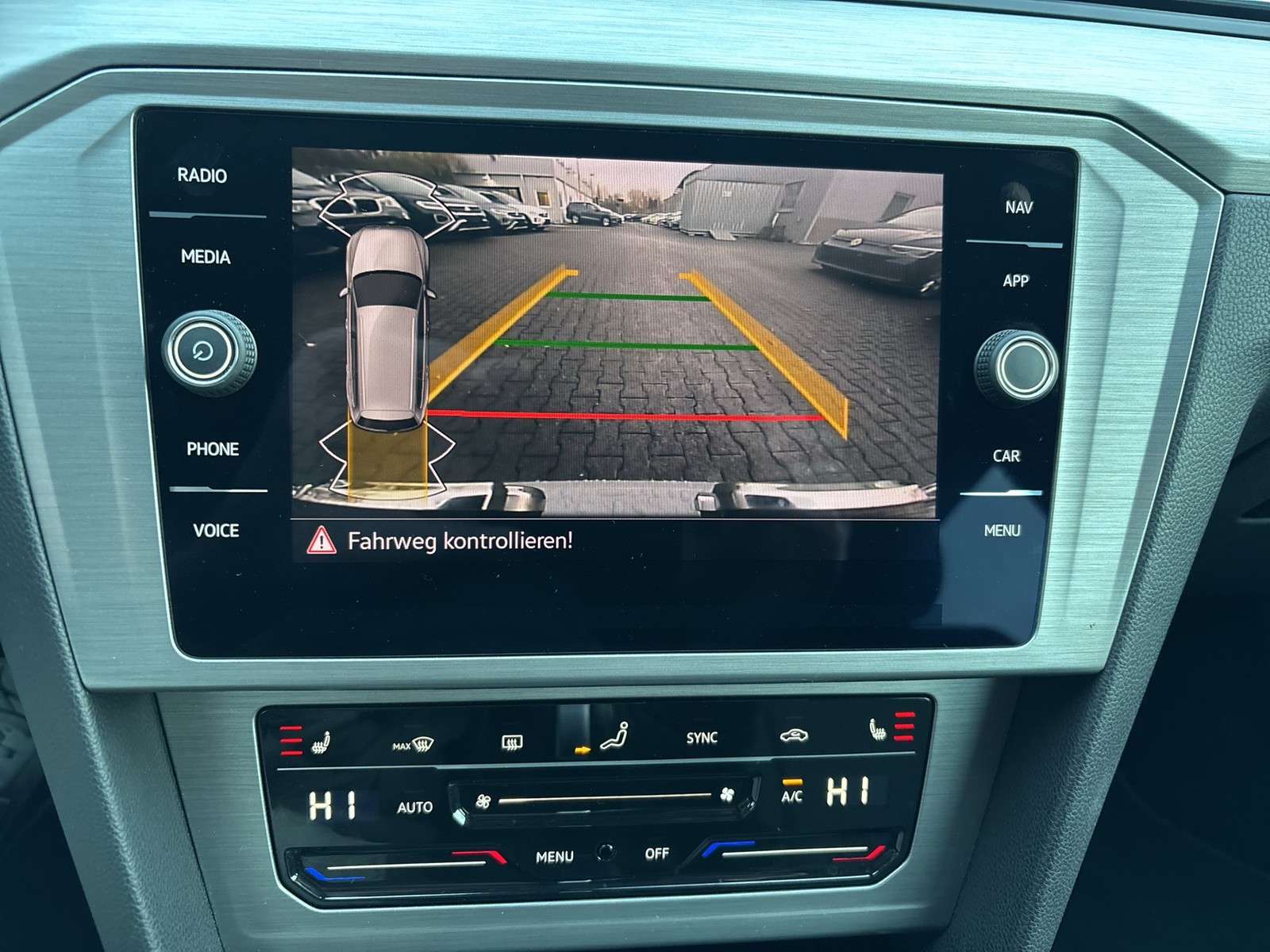 Volkswagen Passat Variant 2.0 CAM ACC NAVI SITZHEIZUNG LED