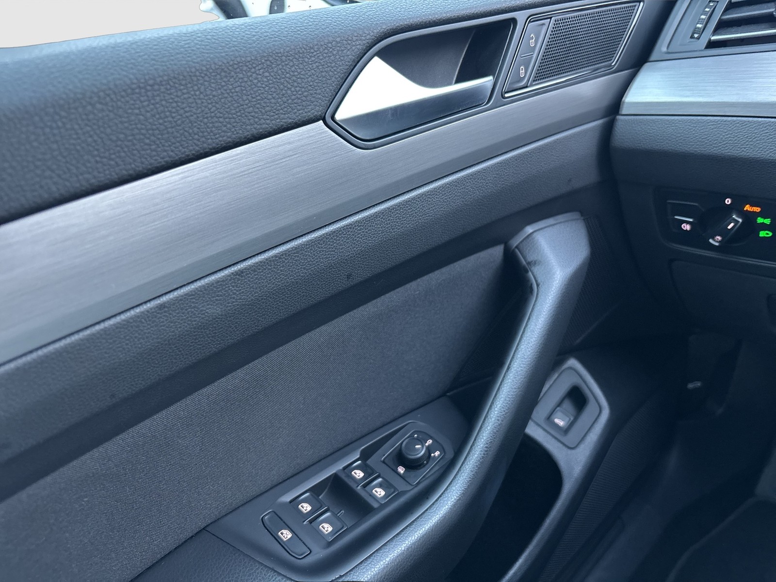 Volkswagen Passat Variant 2.0 CAM ACC NAVI SITZHEIZUNG LED