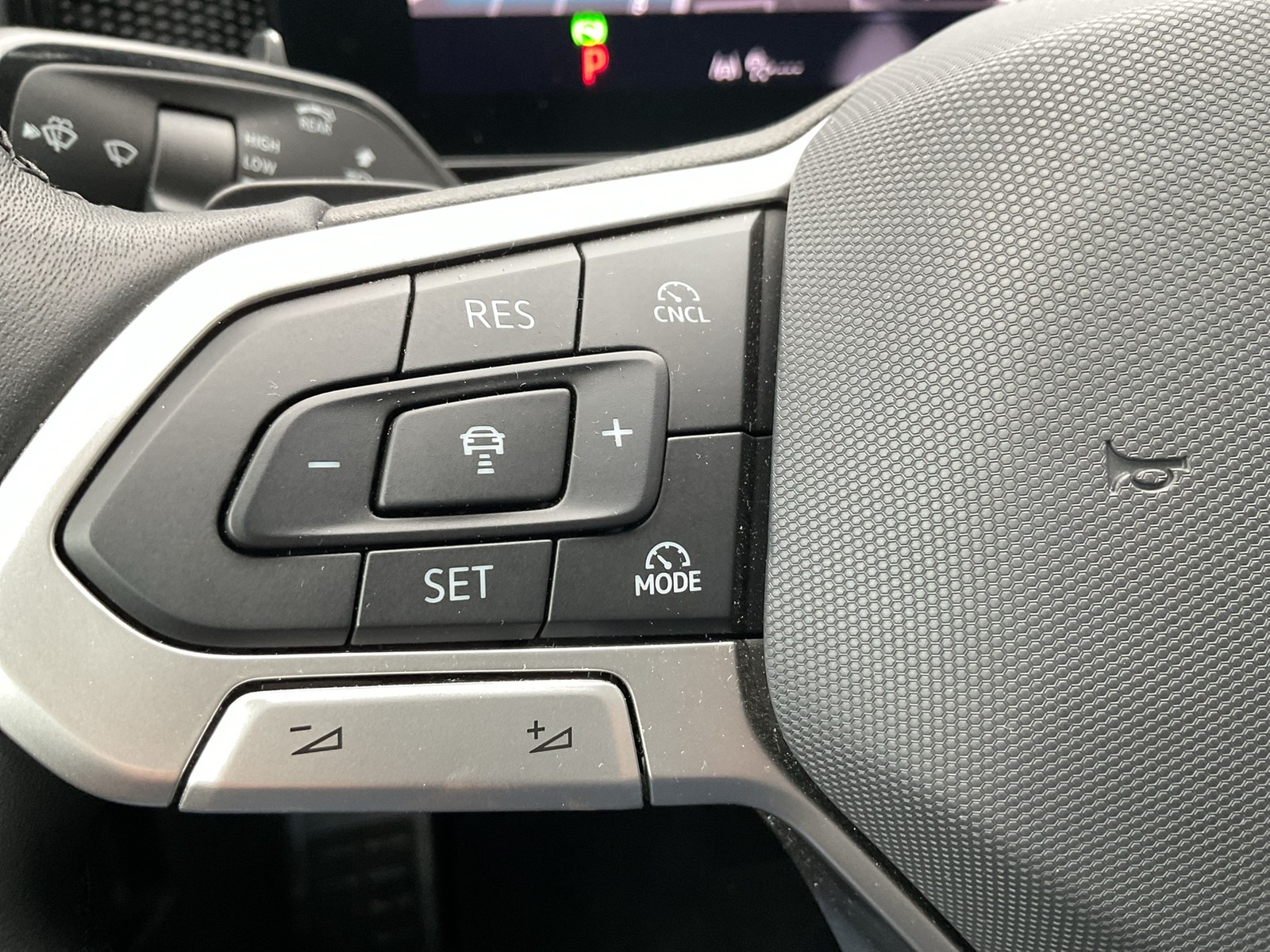 Volkswagen Tiguan 2.0 GOAL 4X4 NEUES MODELL AHK 360°CAM ACC