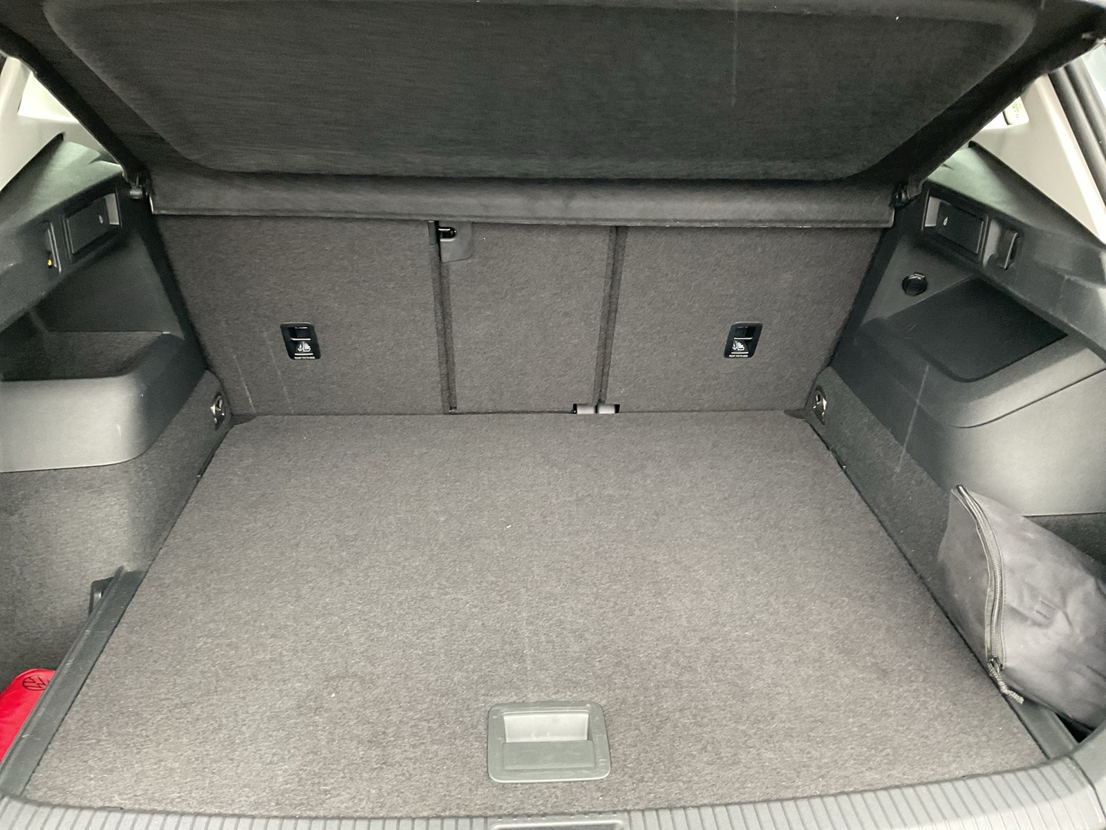 Volkswagen Tiguan 2.0 GOAL 4X4 NEUES MODELL AHK 360°CAM ACC