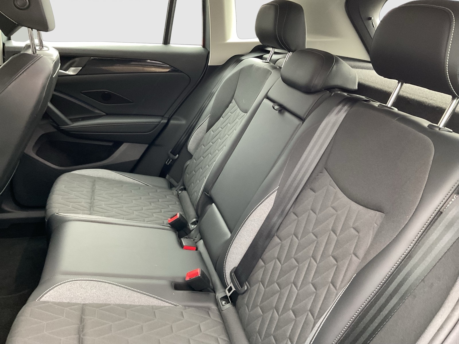 Volkswagen Tiguan 2.0 GOAL 4X4 NEUES MODELL AHK 360°CAM ACC