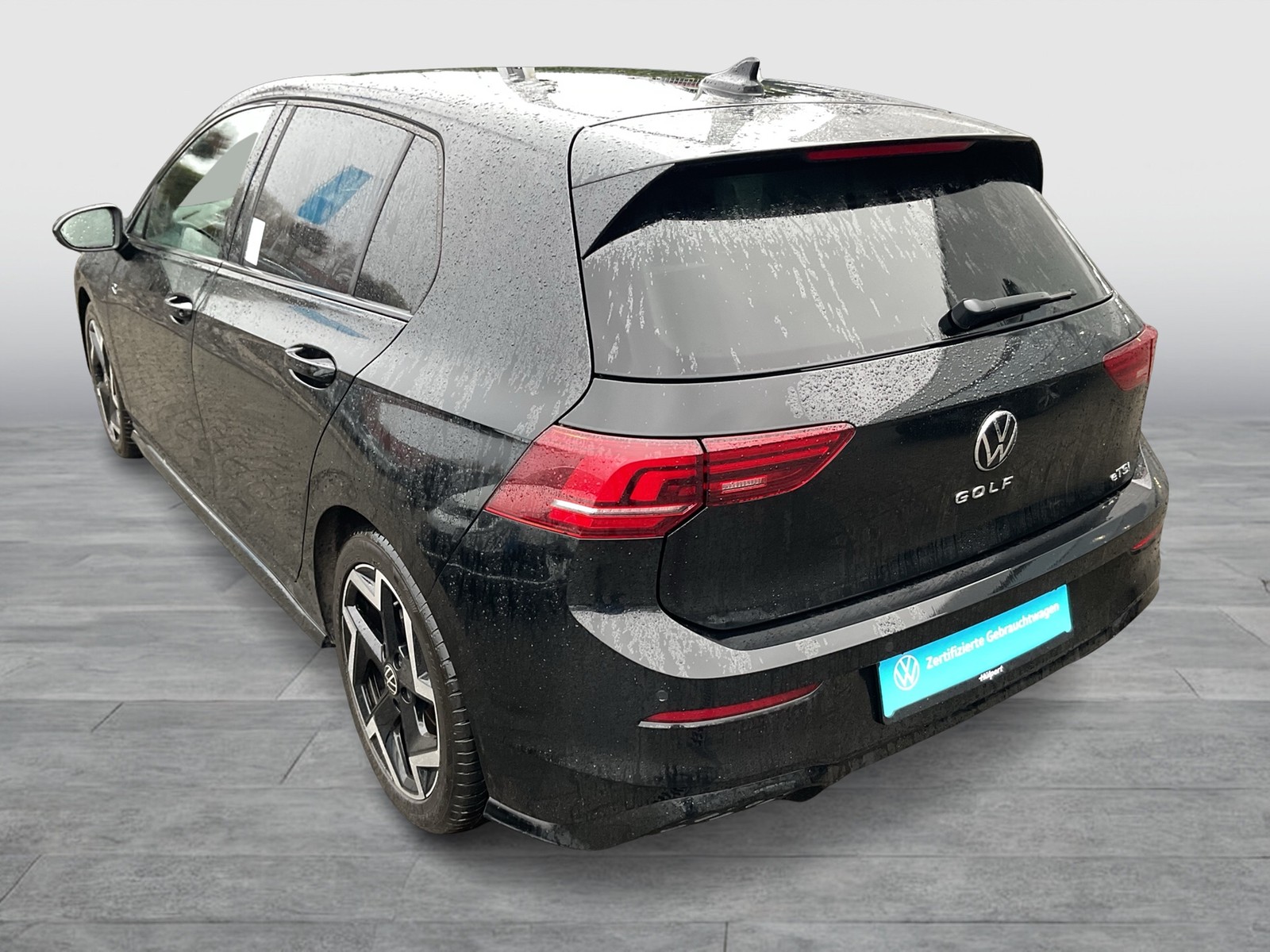 Volkswagen Golf VIII 1.5 eTSI R-LINE FACELIFT CAM ACC LM17