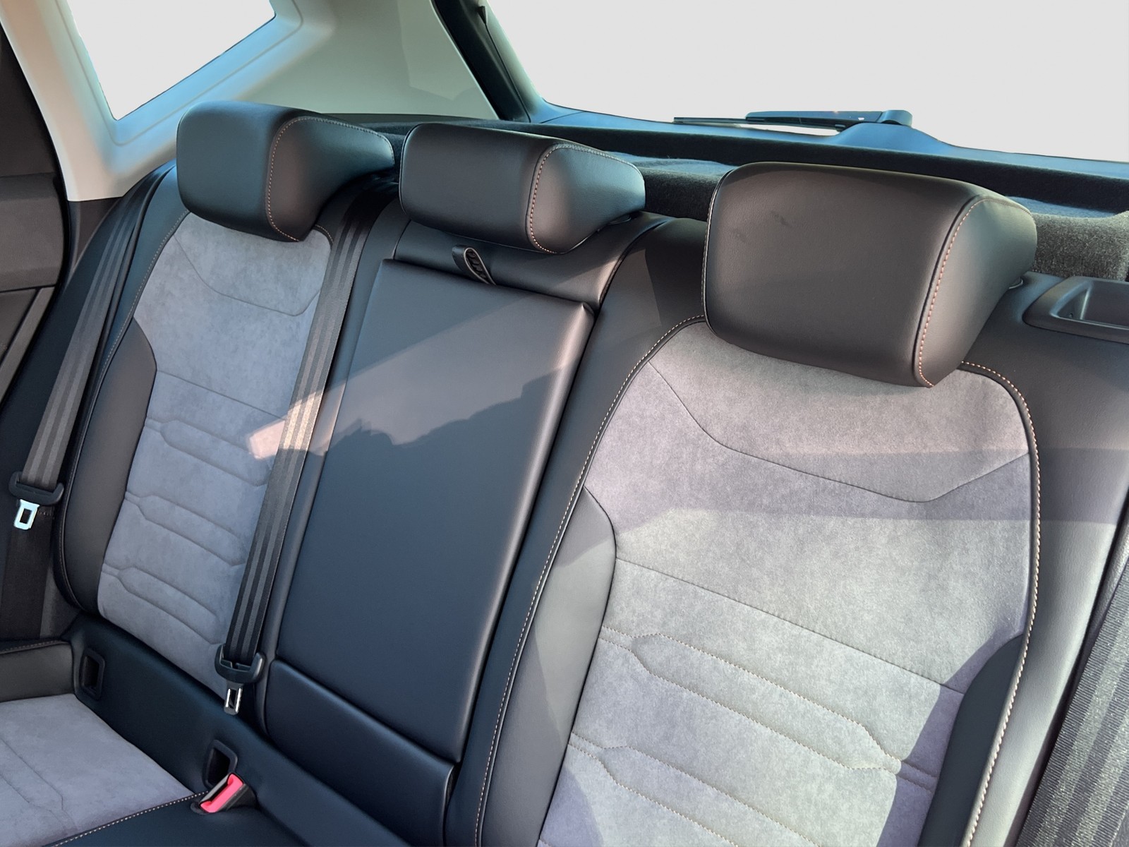 Cupra Ateca 1.5 TRIBE EDITION DSG NAV ACC AHK E-KLAPPE