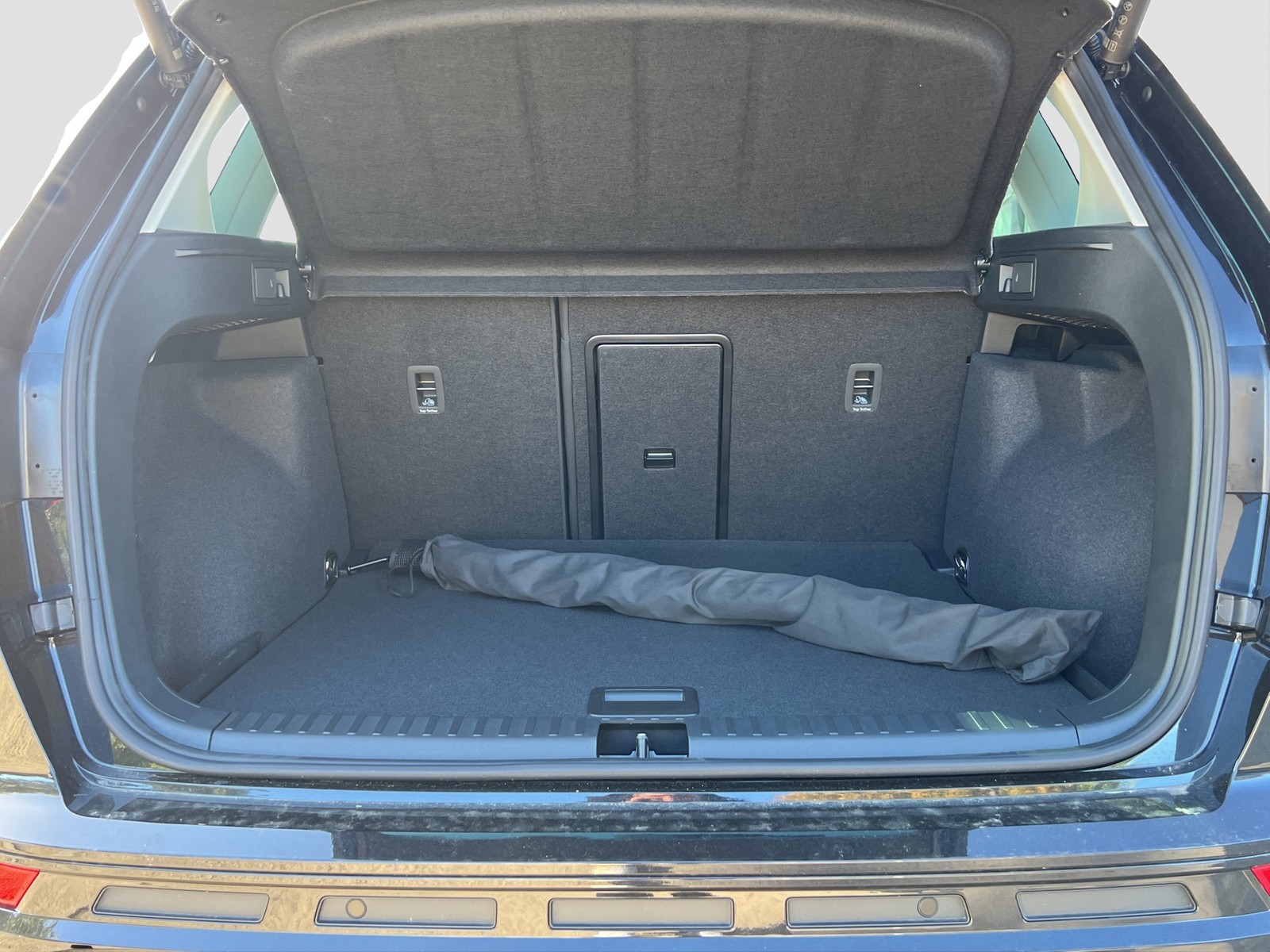 Cupra Ateca 1.5 TRIBE EDITION DSG NAV ACC AHK E-KLAPPE