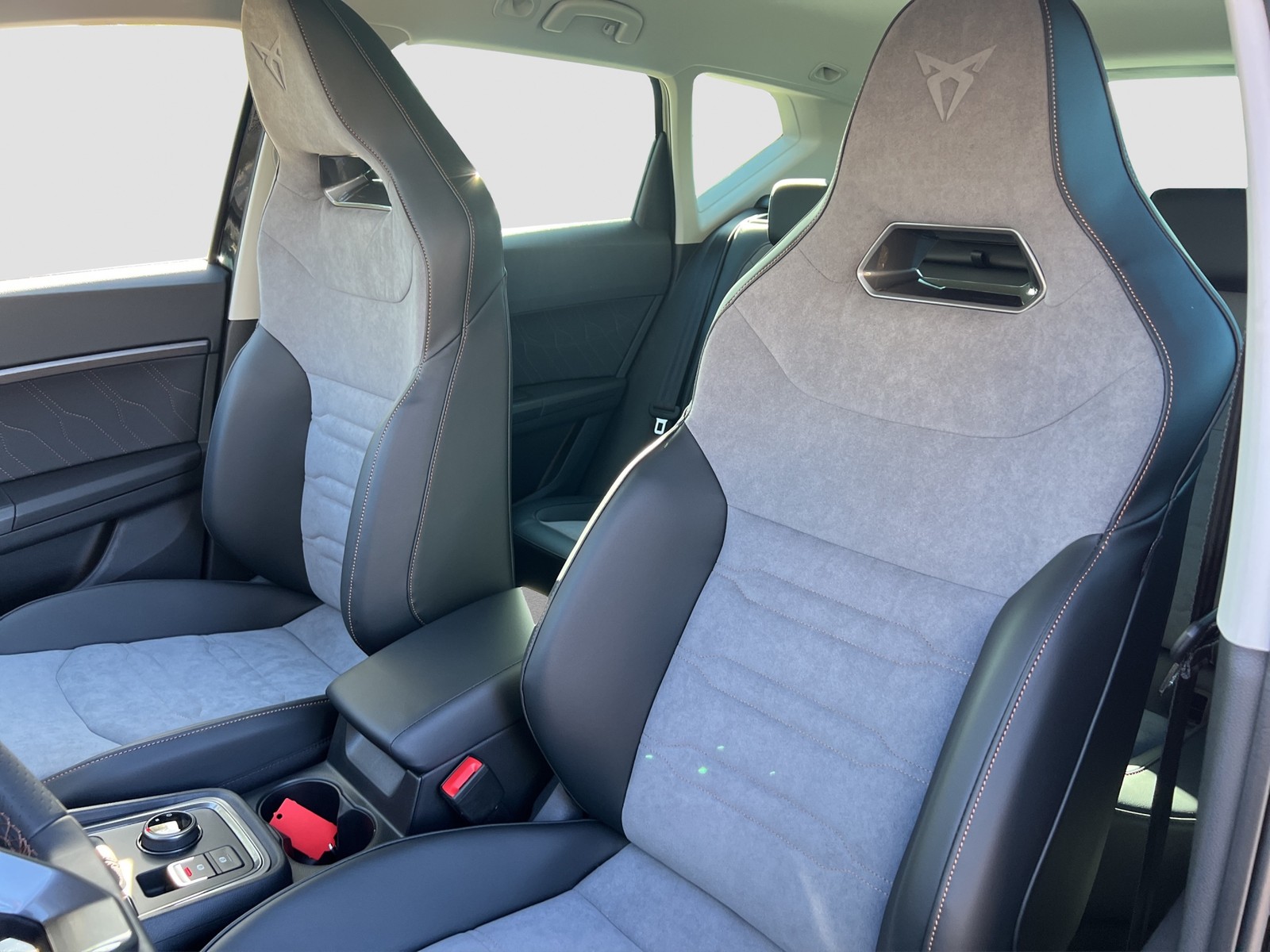 Cupra Ateca 1.5 TRIBE EDITION DSG NAV ACC AHK E-KLAPPE