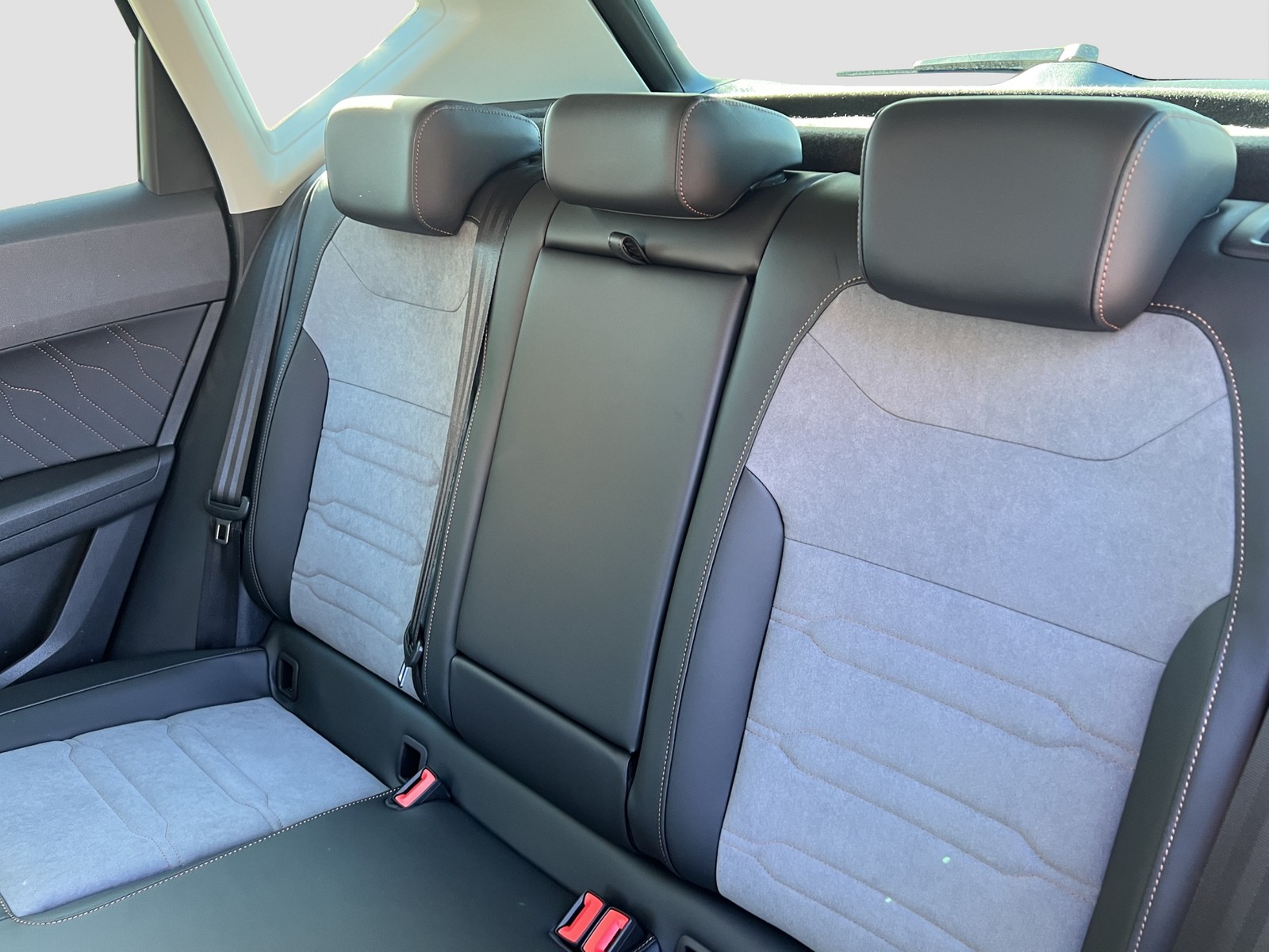 Cupra Ateca 1.5 TRIBE EDITION DSG NAV ACC AHK E-KLAPPE