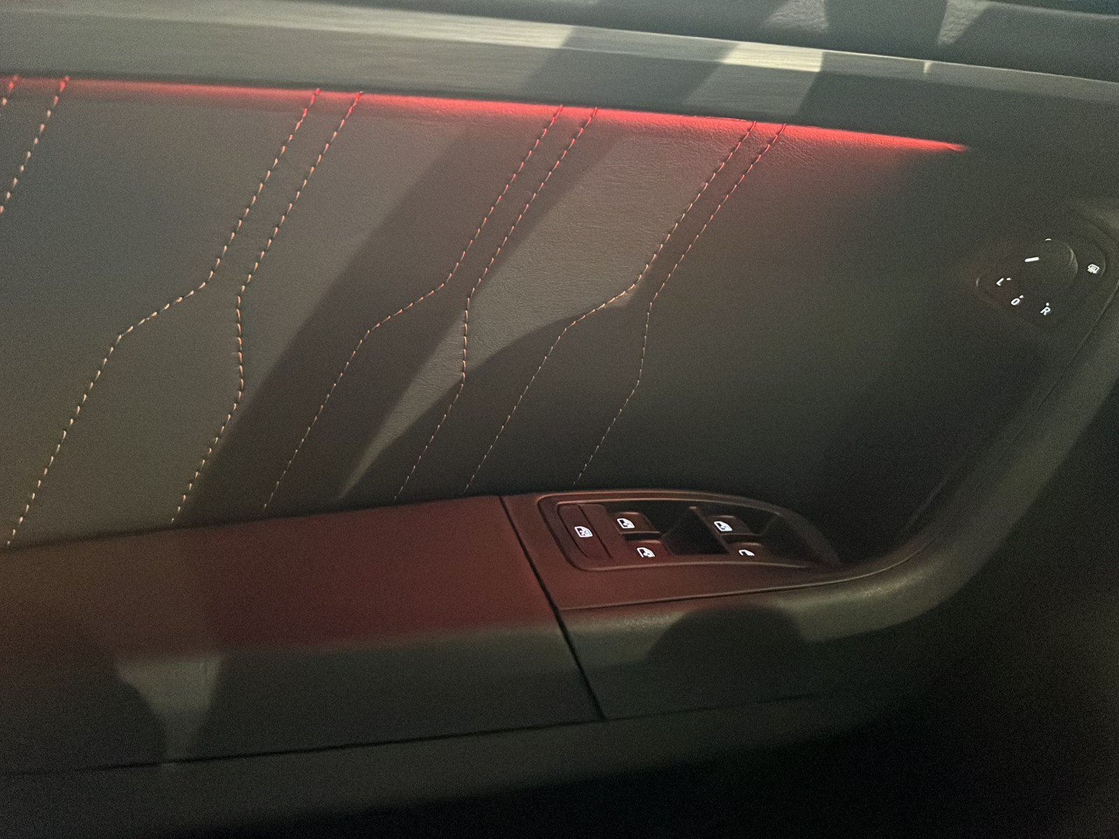 Cupra Ateca 2.0 VZ DSG 4DRIVE AHK NAV ACC 20ZOLL LM