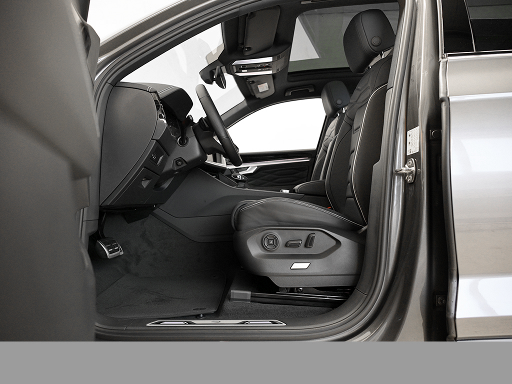 Volkswagen Touareg V6 R-LINE ALLRADLENKUNG PANO AHK LM22