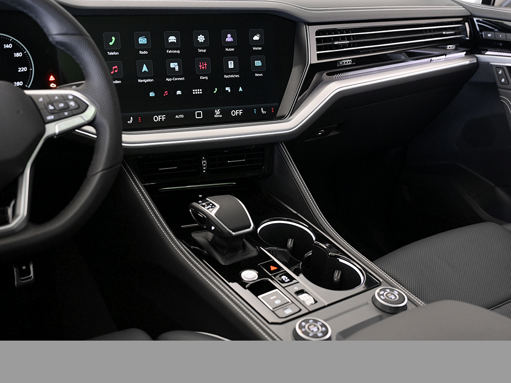 Volkswagen Touareg V6 R-LINE ALLRADLENKUNG PANO AHK LM22