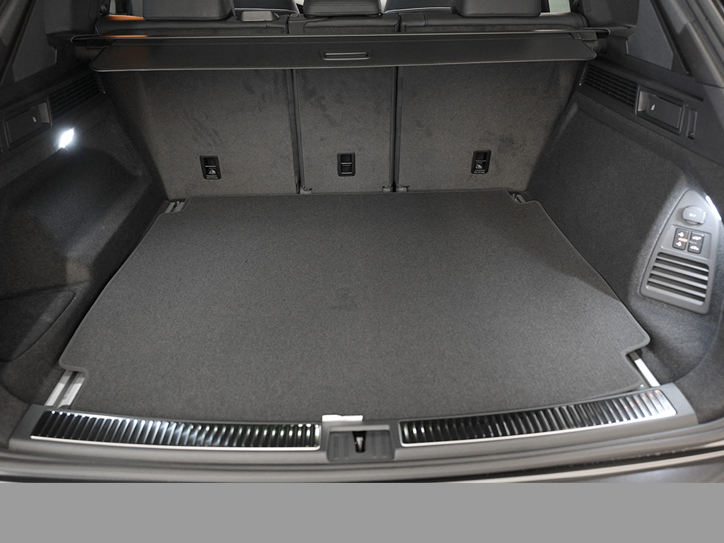 Volkswagen Touareg V6 R-LINE ALLRADLENKUNG PANO AHK LM22