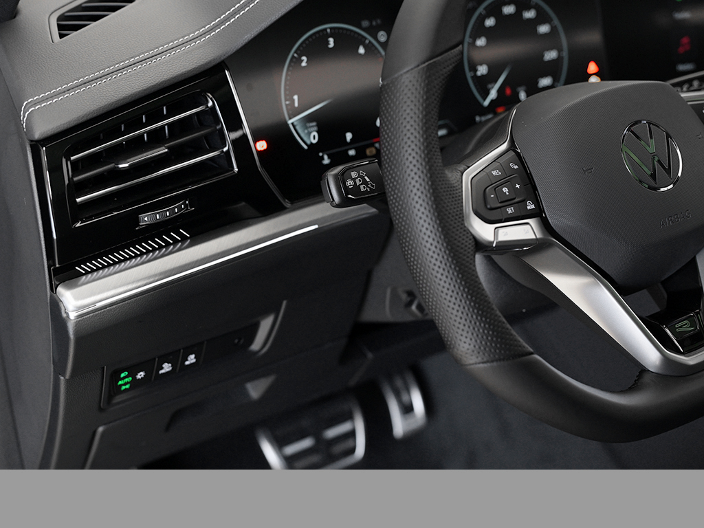 Volkswagen Touareg V6 R-LINE ALLRADLENKUNG PANO AHK LM22