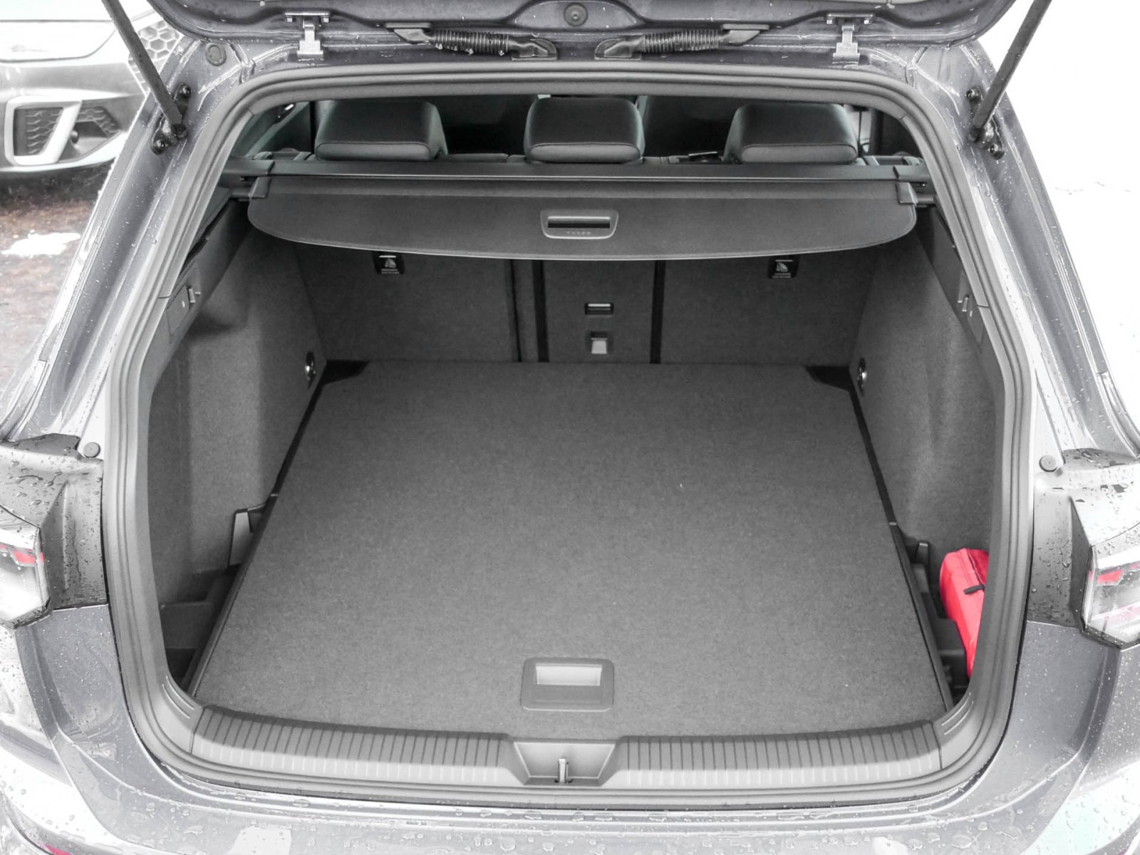 Volkswagen Golf Variant 2.0 R-LINE DSG BLACKSTYLE MATRIXLED