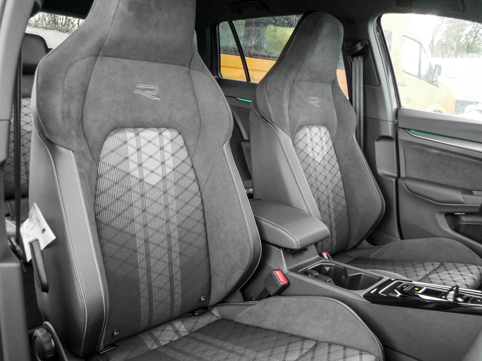 Volkswagen Golf Variant 2.0 R-LINE DSG BLACKSTYLE MATRIXLED