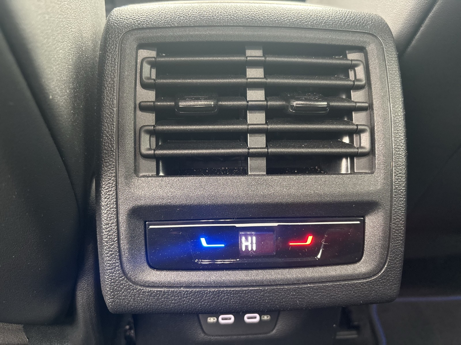 Volkswagen Golf VIII 2.0 R 4X4 NAVI KAMERA ALU18