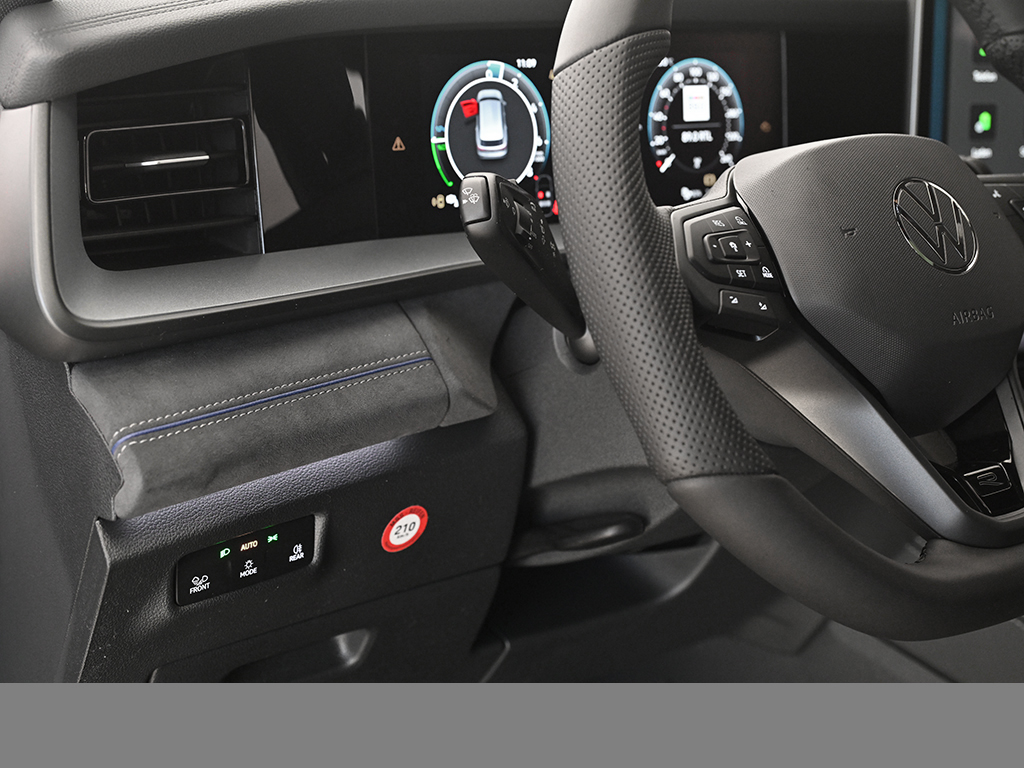 Volkswagen Tayron eHYBRID R-LINE DSG LEDER AHK 360CAM