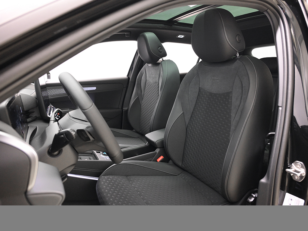 Volkswagen T-Roc 1.5 R-LINE DSG AHK PANO HARMANKARDON