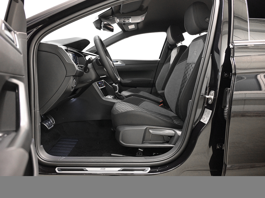 Volkswagen Polo R-LINE KEYLESS MATRIXLED CAM LM17