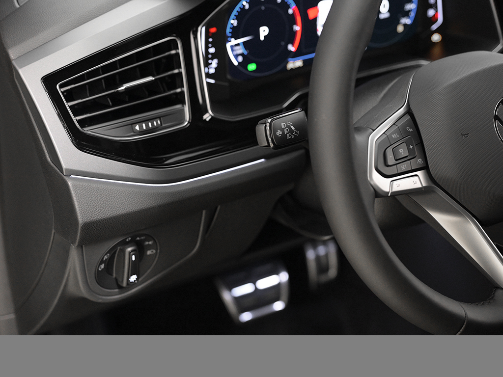 Volkswagen Polo R-LINE KEYLESS MATRIXLED CAM LM17