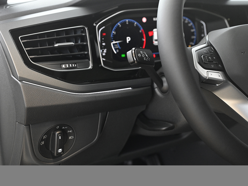 Volkswagen Polo R-LINE PANO SOUNDSYSTEM KEYLESS CAM LM17