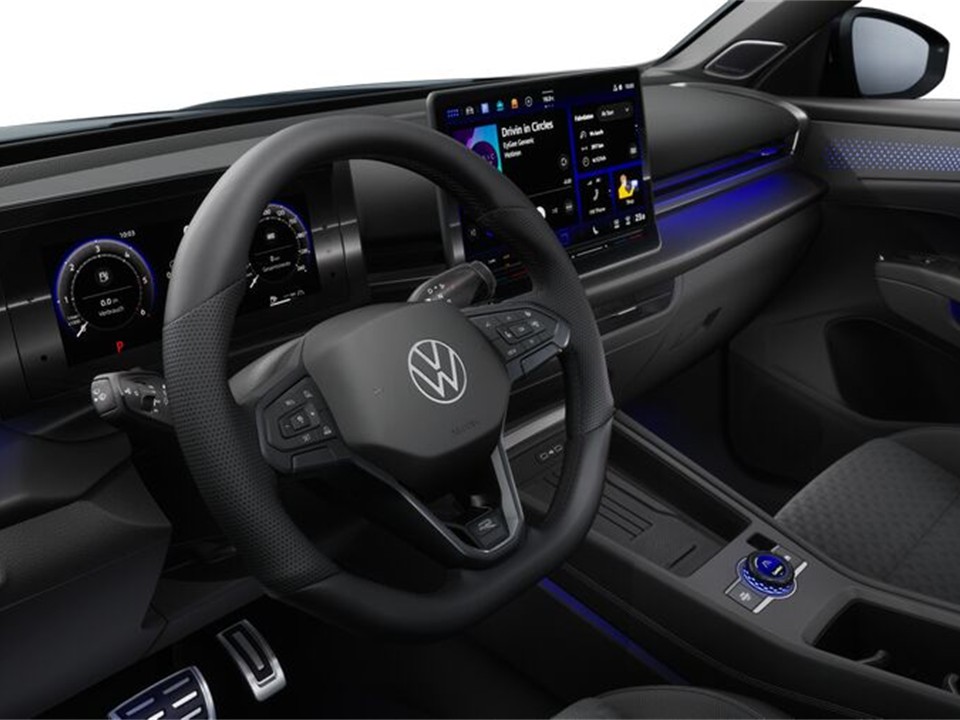 Volkswagen T-Roc 1.5 R-LINE DSG AHK PANO HARMANKARDON