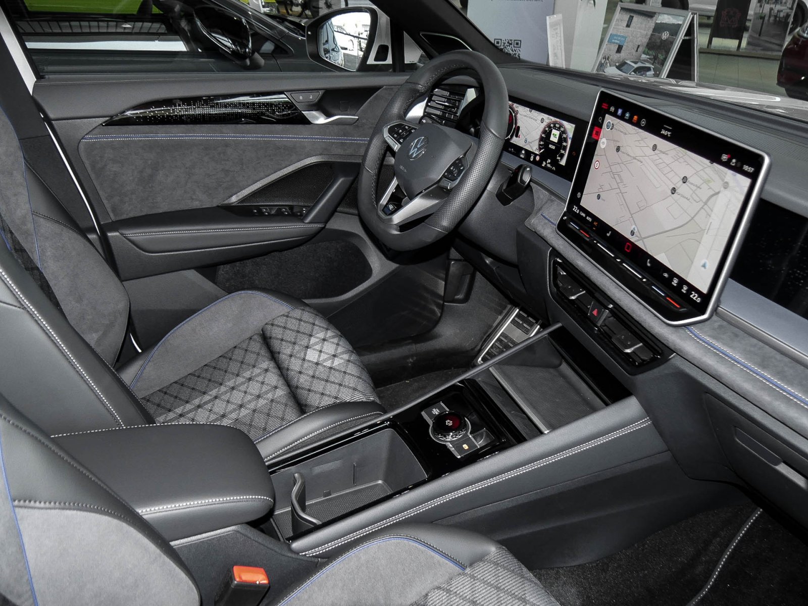 Volkswagen Tayron 2.0 TDI R-LINE DSG HARMANKARDON STANDHZG