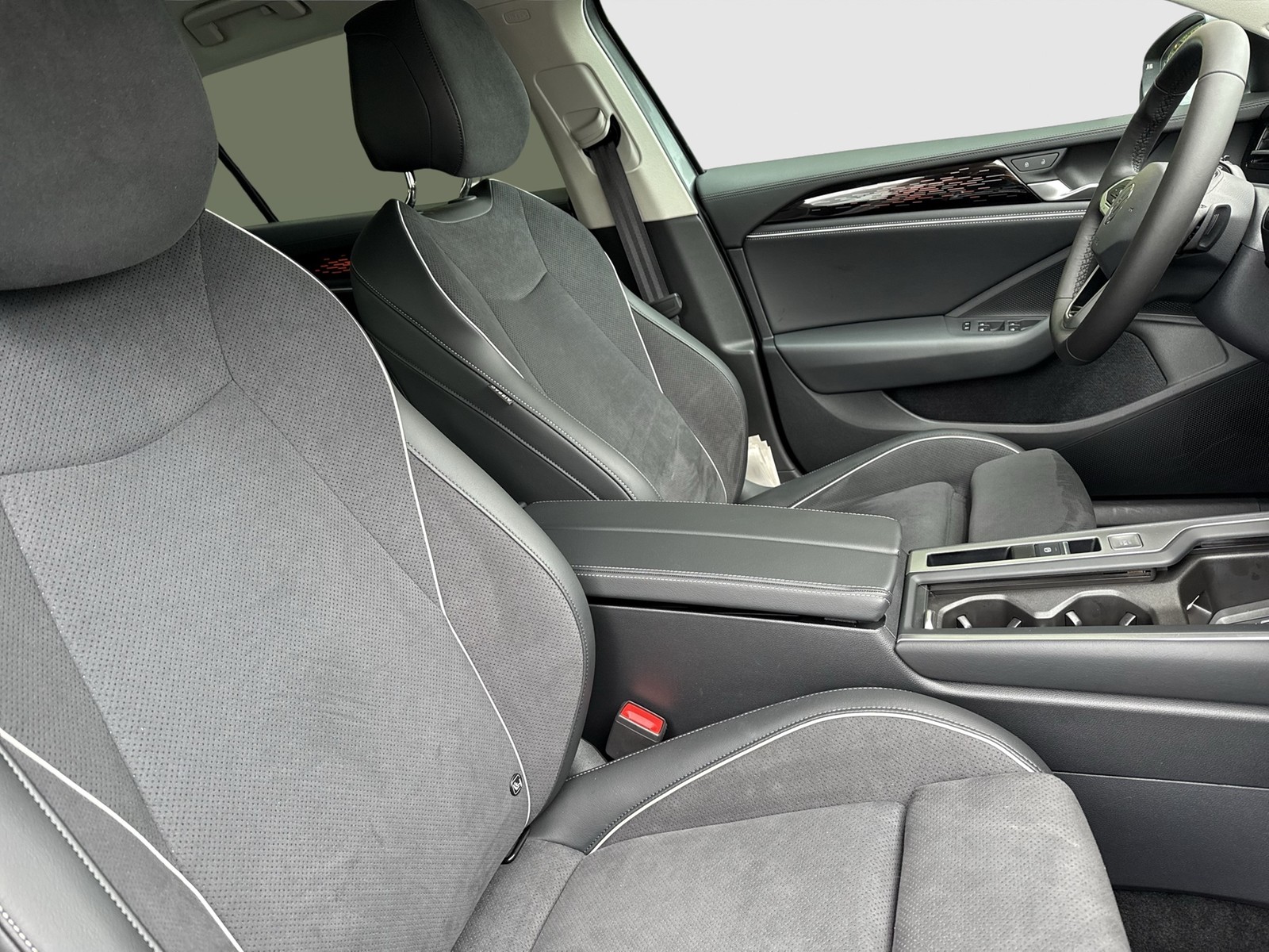 Volkswagen Passat Variant 2.0 BUSINESS NEUES MODELL STANDHZ