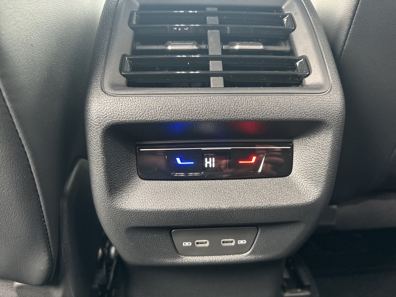 Volkswagen Tiguan 1.5 HYBRID R-LINE NAVI AHK LEDER KAMERA