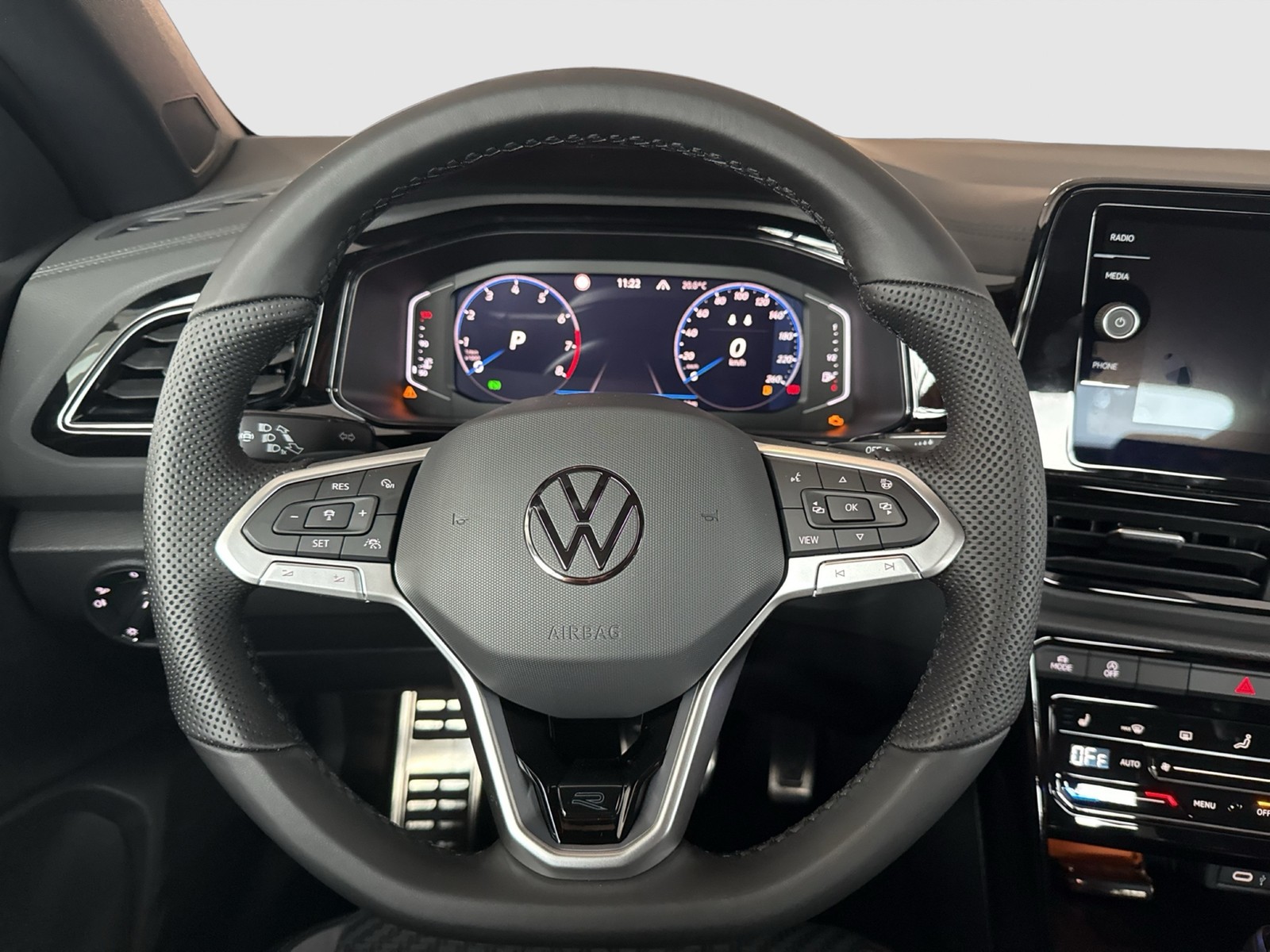 Volkswagen T-Roc Cabrio 1.5 R-LINE DSG BLACKSTYLE AHK CAM