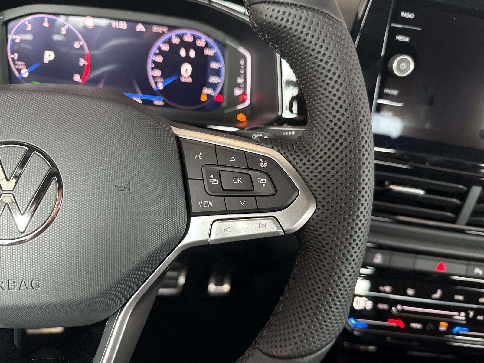 Volkswagen T-Roc Cabrio 1.5 R-LINE DSG BLACKSTYLE AHK CAM