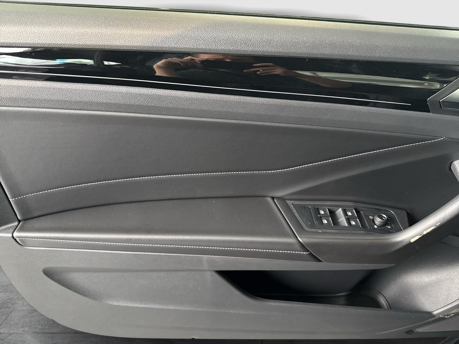 Volkswagen T-Roc Cabrio 1.5 R-LINE DSG BLACKSTYLE AHK CAM