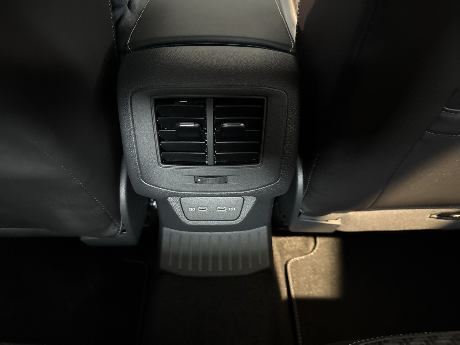 Volkswagen T-Roc Cabrio 1.5 R-LINE DSG BLACKSTYLE AHK CAM