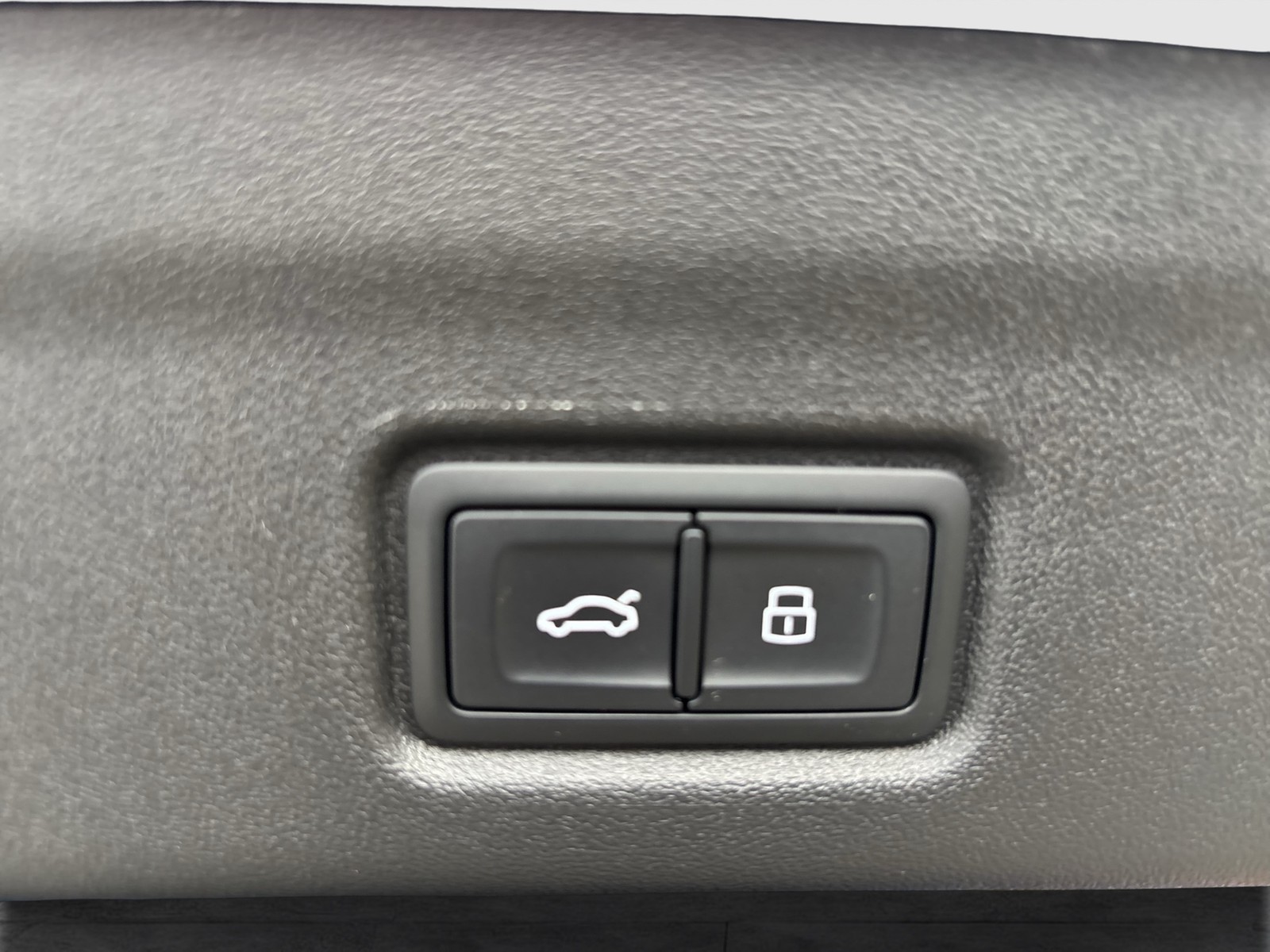 Audi Q6 e-tron quattro S LINE BLACKPAK B&O PANO LM20