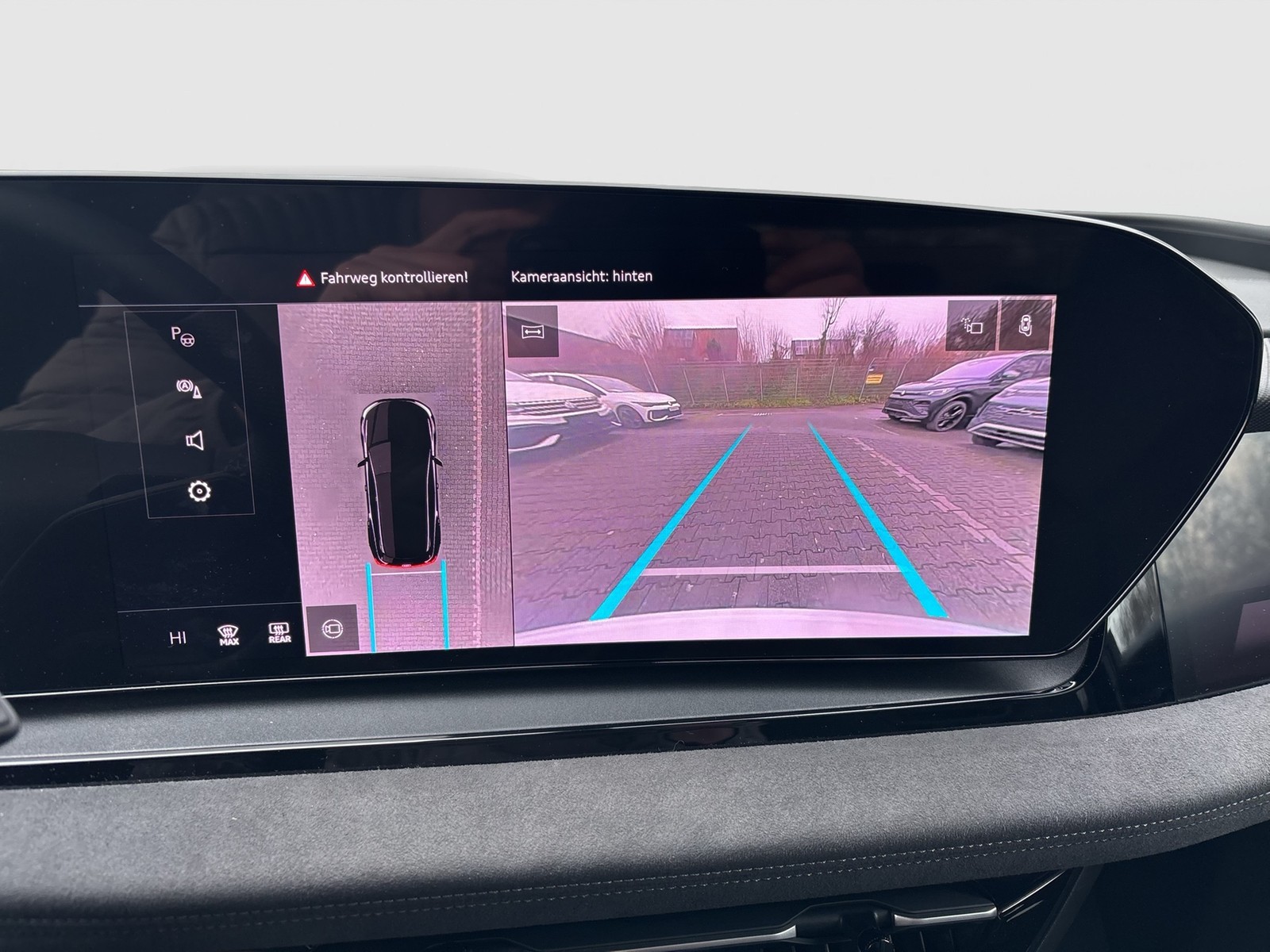 Audi Q6 e-tron quattro S LINE BLACKPAK PANO CARBON