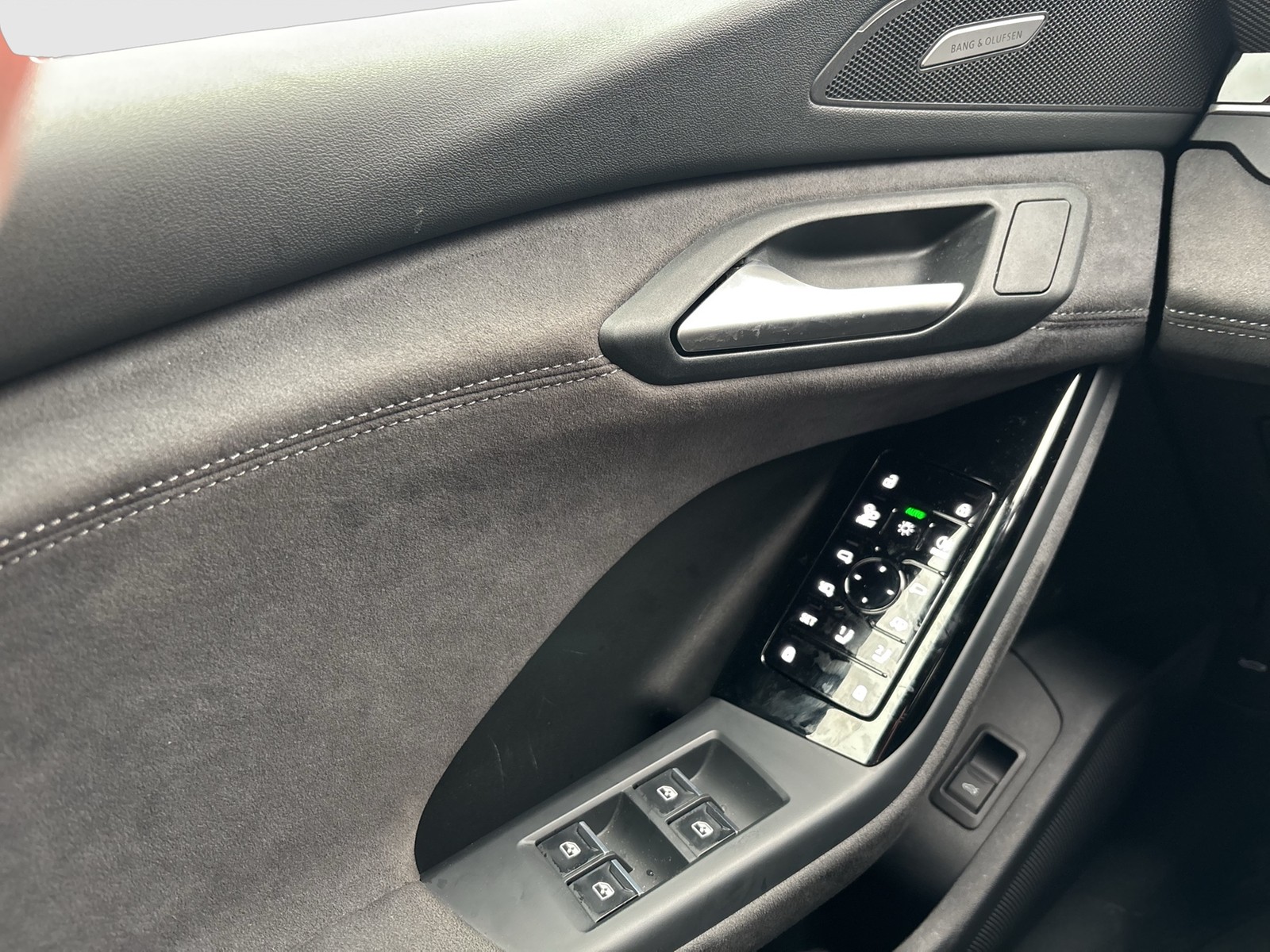 Audi Q6 e-tron quattro S LINE BLACKPAK PANO CARBON