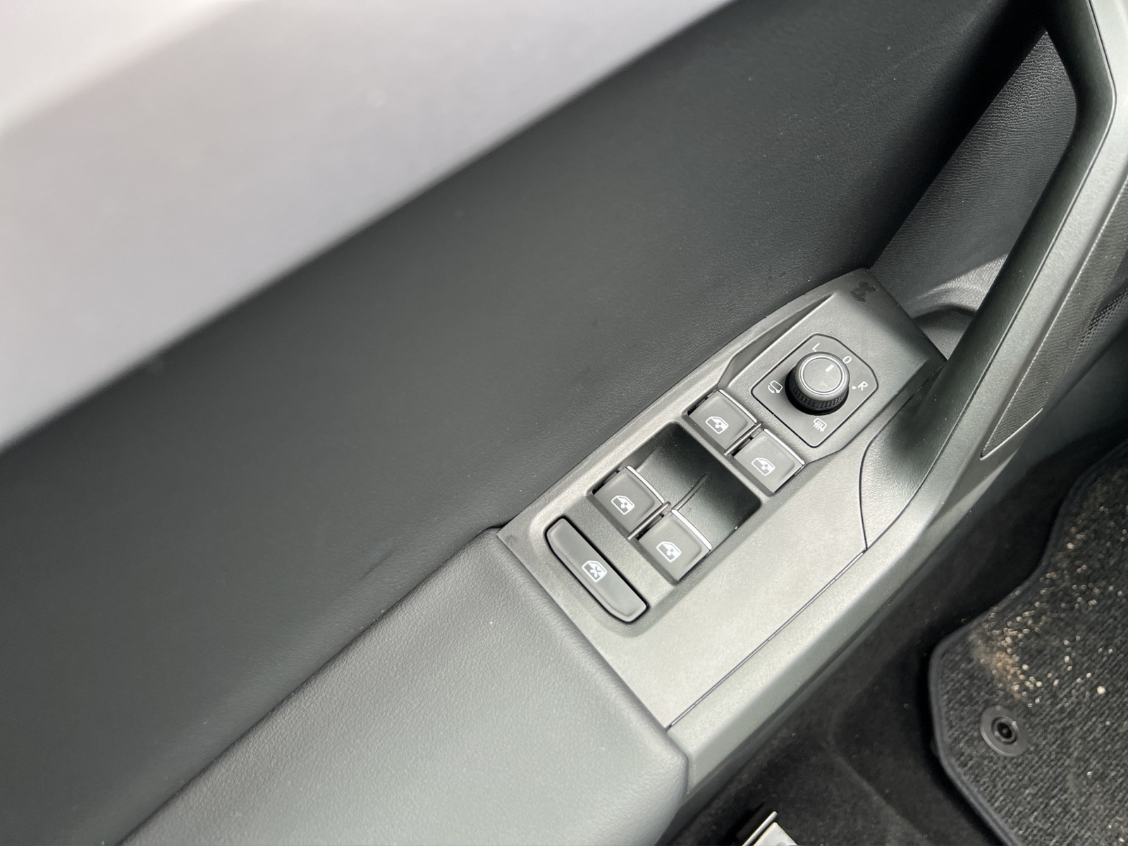 Seat Leon ST 1.5 eTSI FR BEATS CAM ACC NAVI LM17