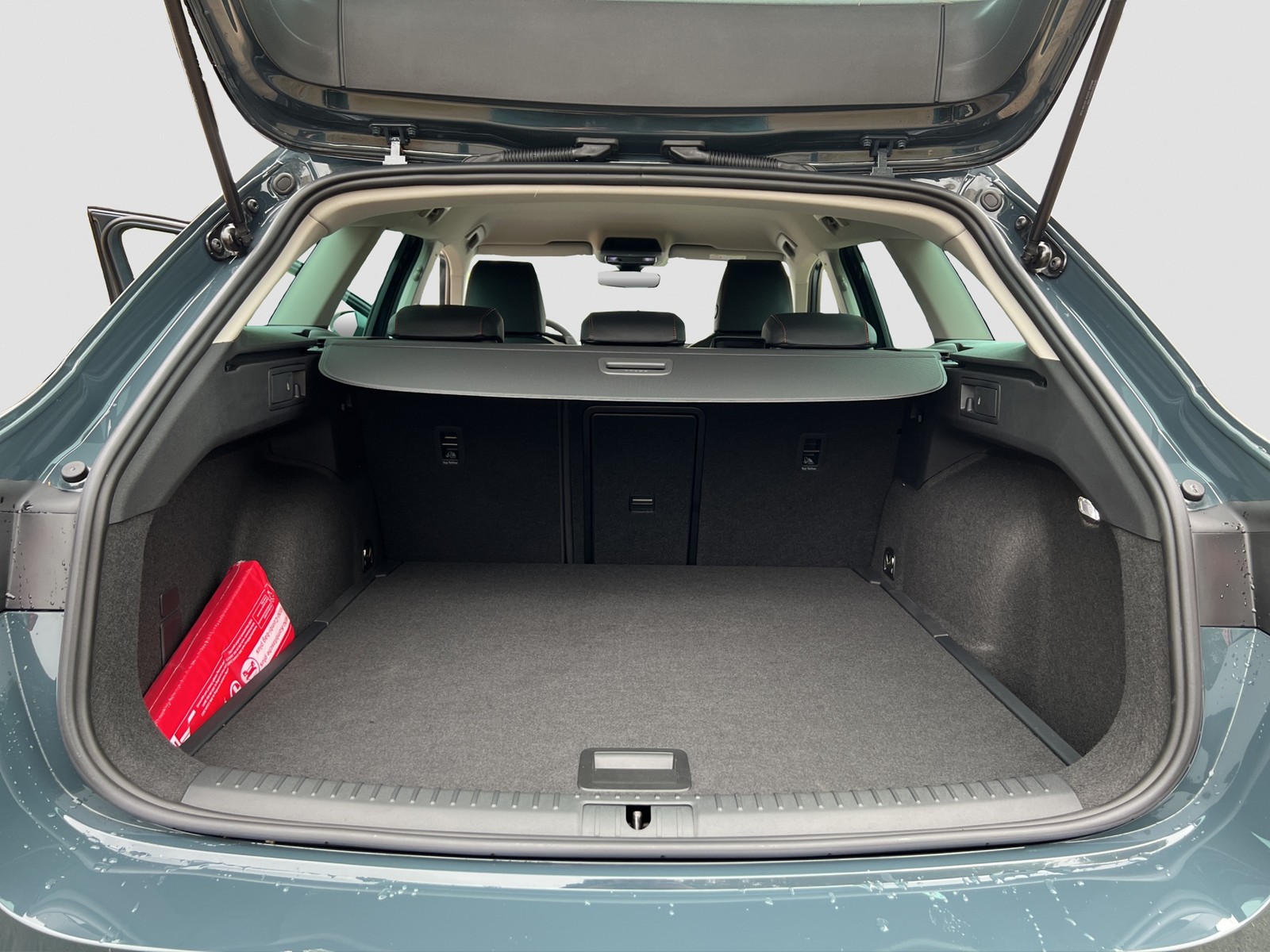 Seat Leon ST 1.5 eTSI FR BEATS CAM ACC NAVI LM17