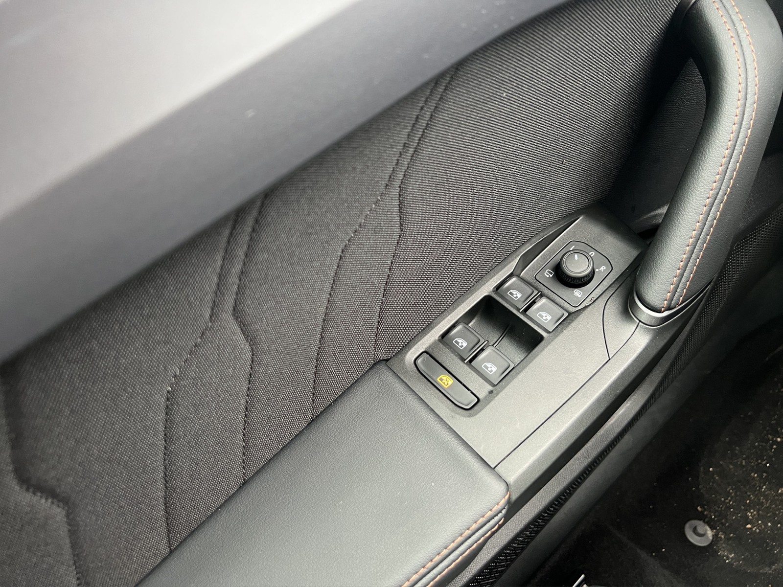 Cupra Formentor 1.5 eTSI NEUES MODELL 360°CAM ACC LM18