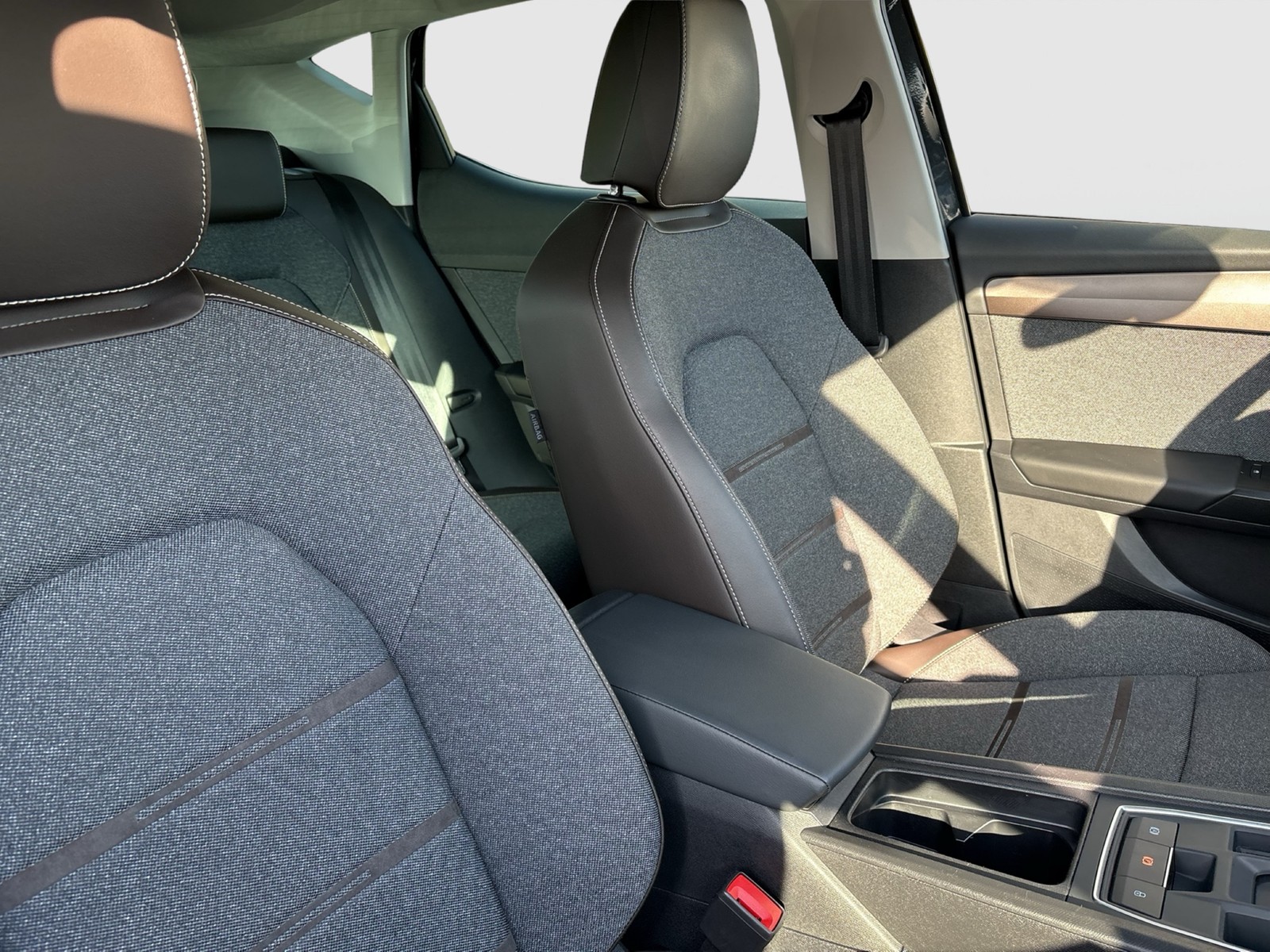 Seat Leon 1.4 HYBRID XCELLENCE CAM ACC NAVI SITZHEIZ.